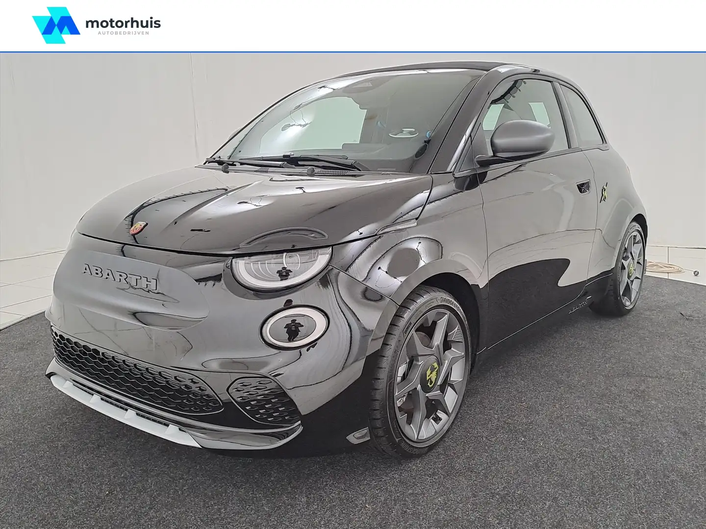 Abarth 500 42 kWh 155pk Urban Cabrio Чорний - 1