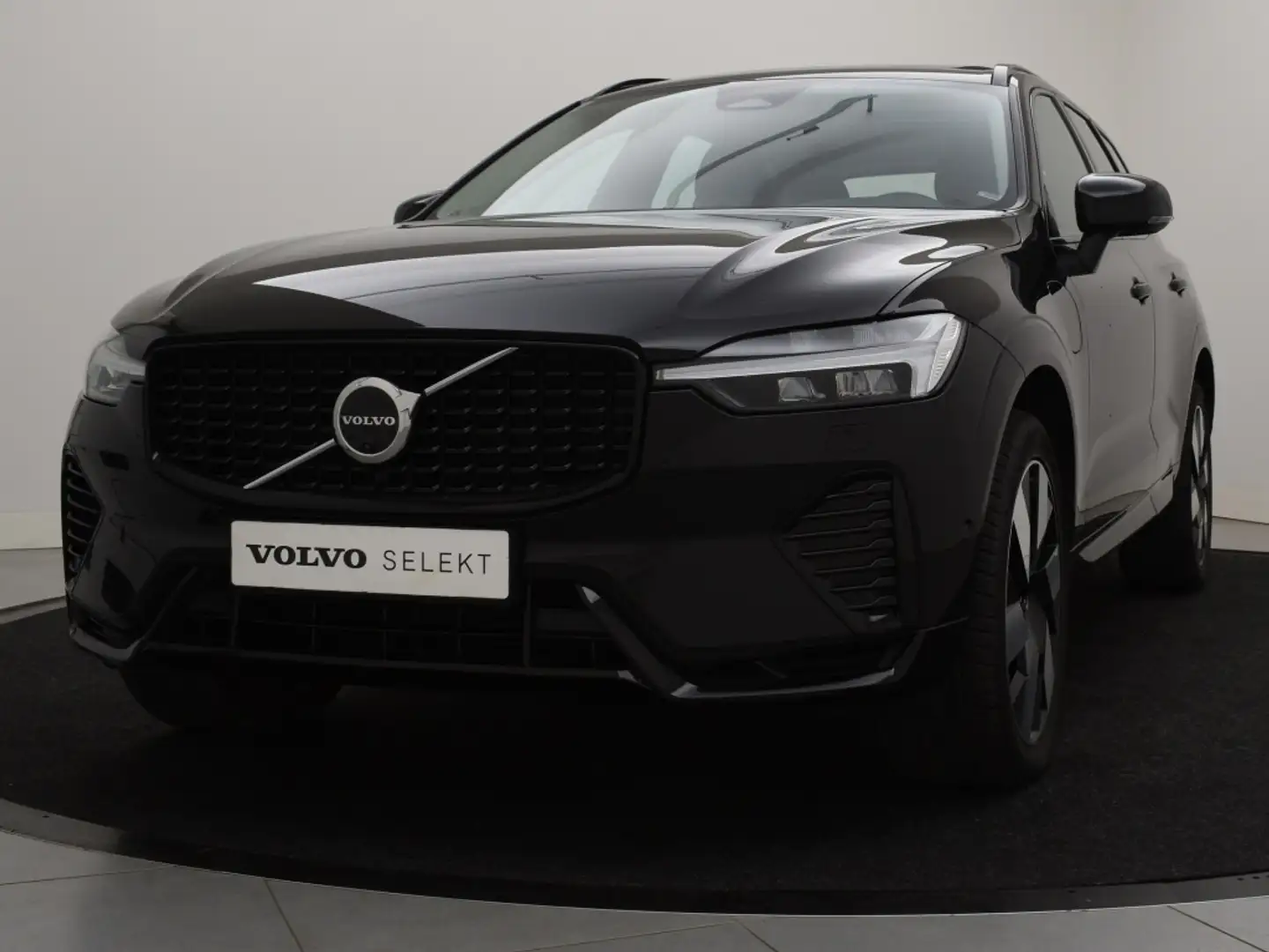 Volvo XC60 T6 PLUG-IN HYBRID ULTRA DARK SCHUIFDAK HARMAN KARD Zwart - 2