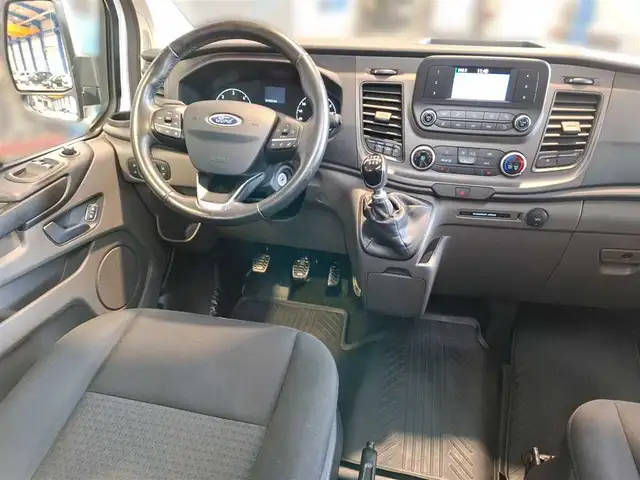 Ford Transit Custom view 9