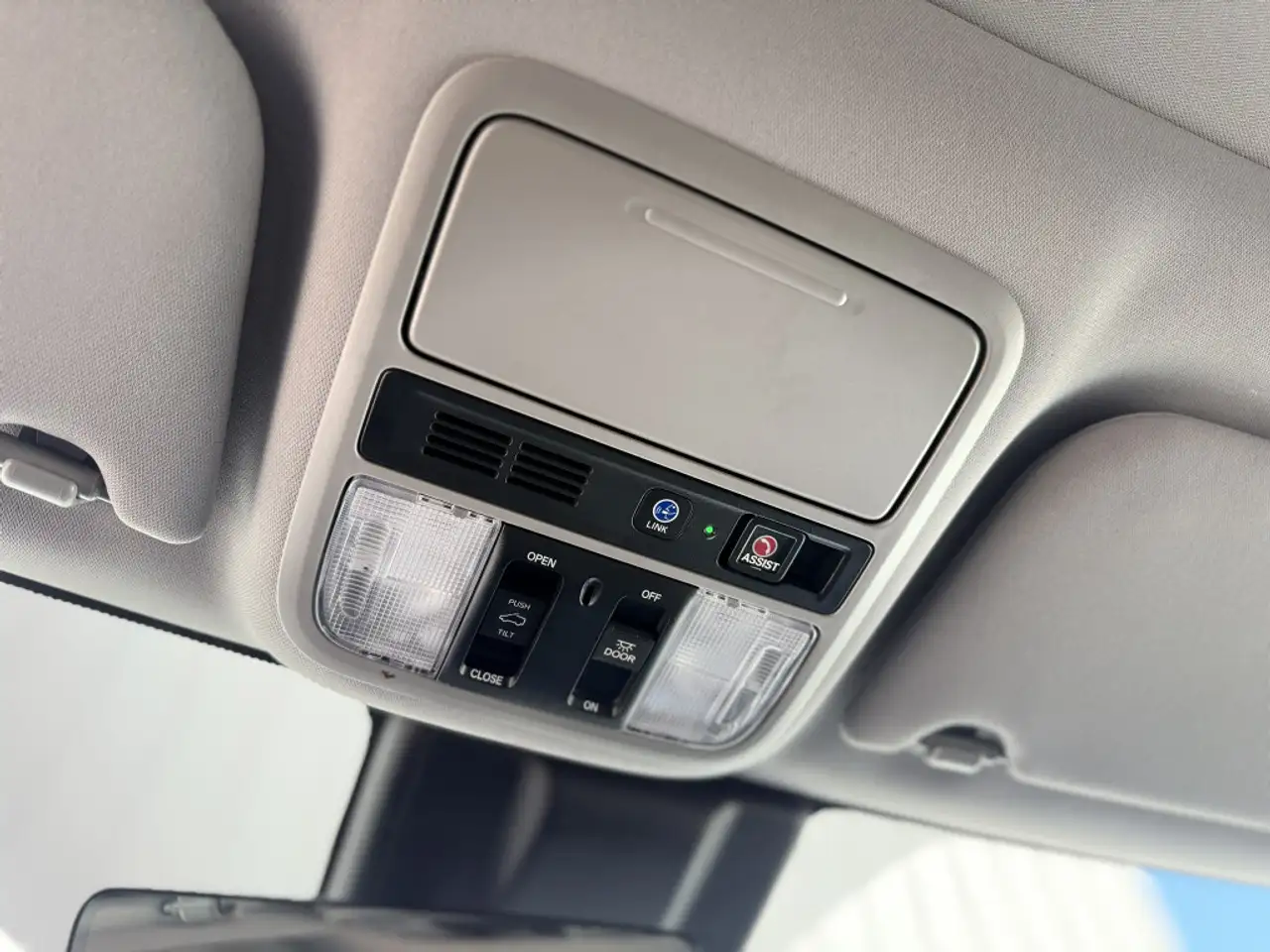 Honda Odyssey снимка Honda Odyssey