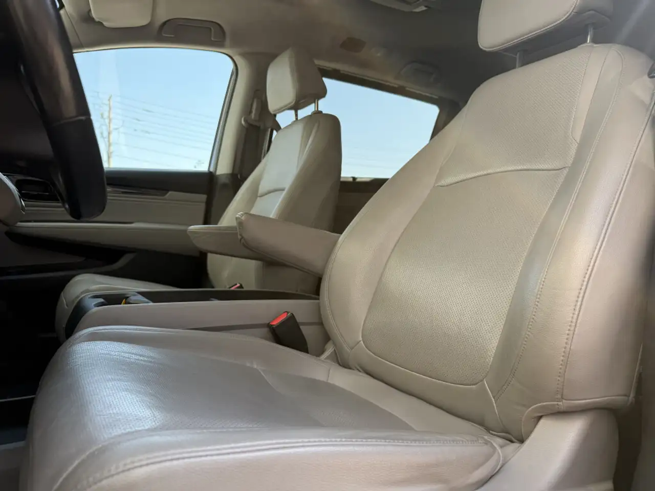Honda Odyssey снимка Honda Odyssey