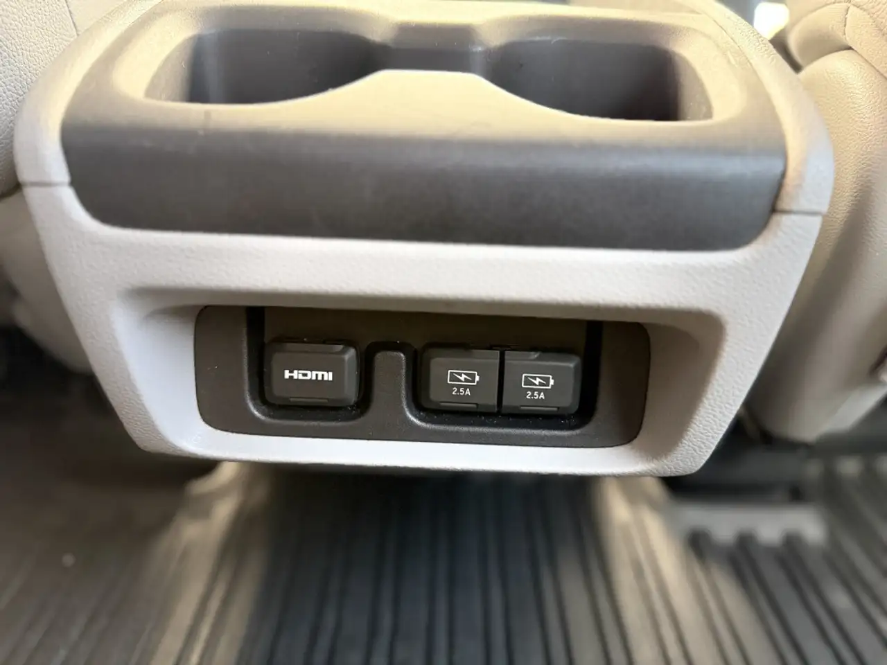 Honda Odyssey снимка Honda Odyssey