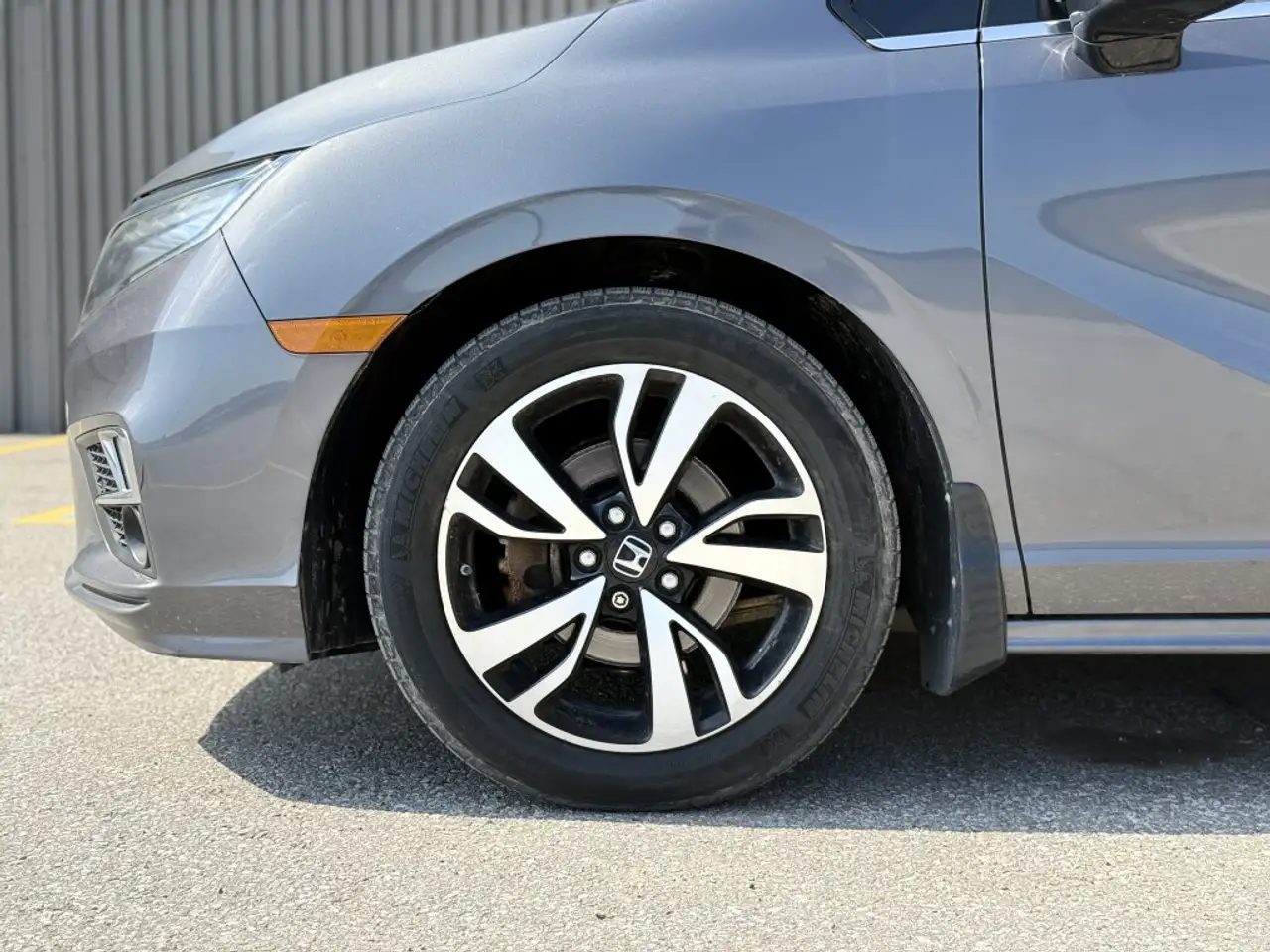 Honda Odyssey снимка Honda Odyssey