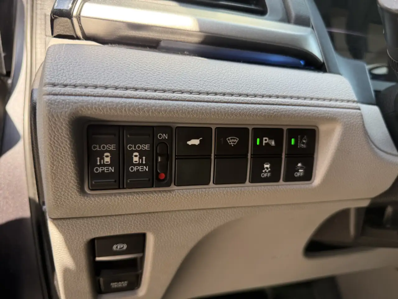 Honda Odyssey снимка Honda Odyssey