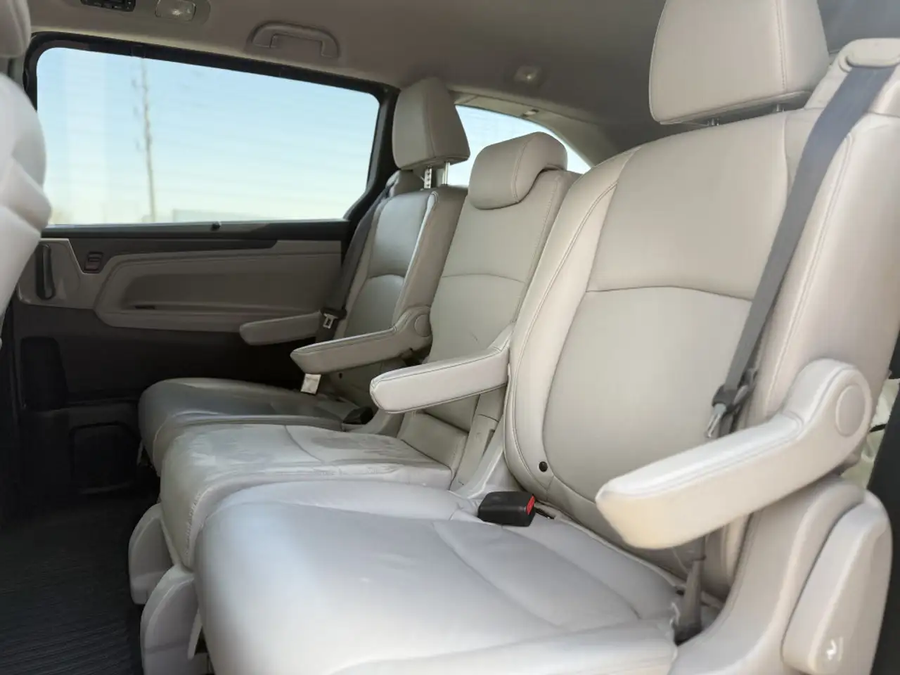 Honda Odyssey снимка Honda Odyssey