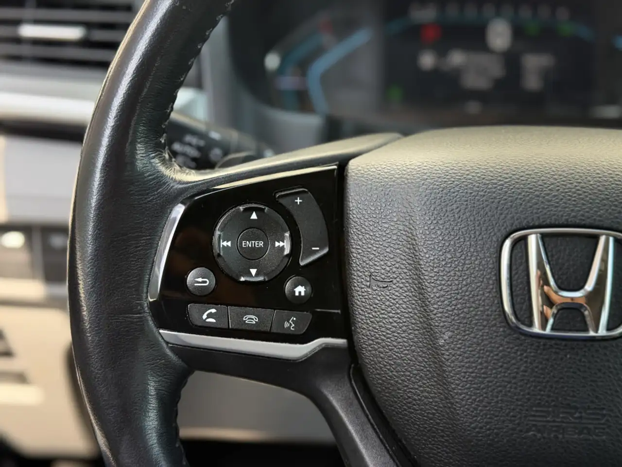Honda Odyssey снимка Honda Odyssey