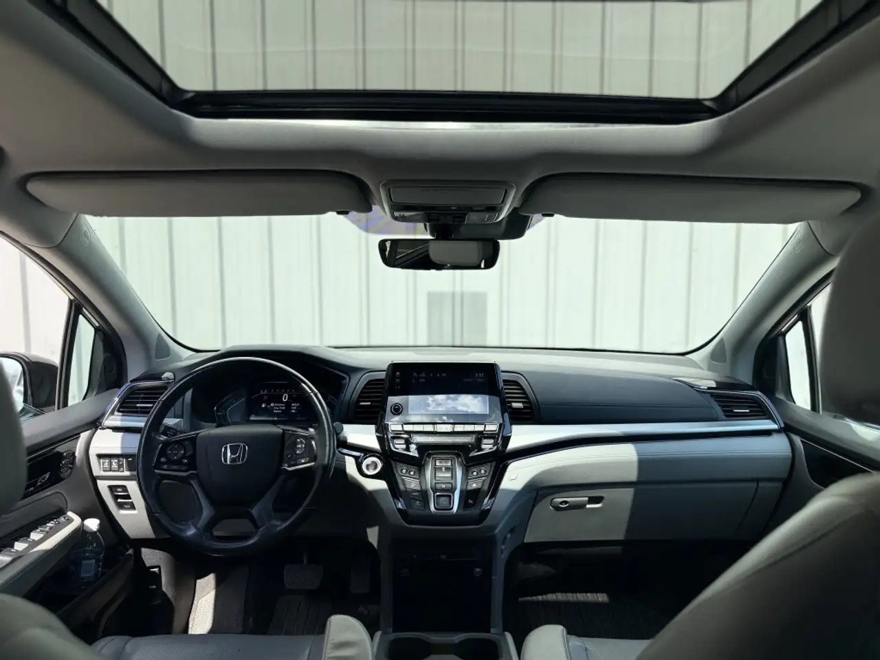Honda Odyssey снимка Honda Odyssey
