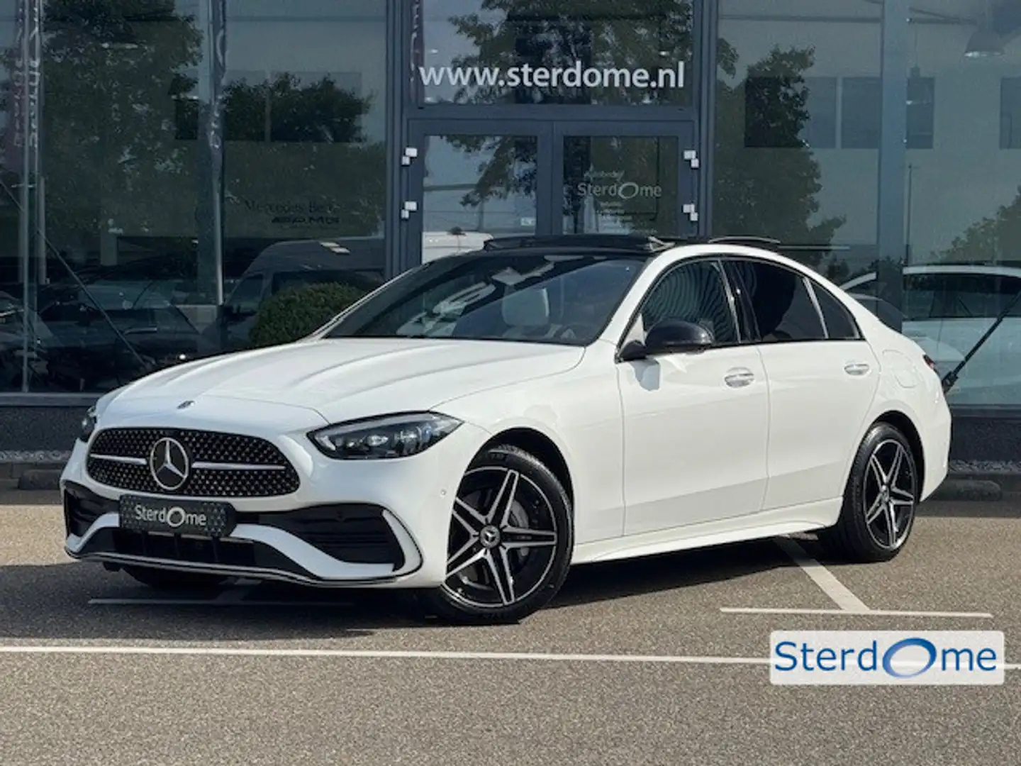 Mercedes-Benz C 300 e AMG Line I Panorama dak I Distronic + I 360° cam Blanc - 1