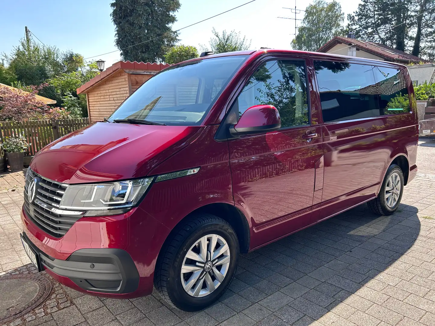 Volkswagen T6.1 Multivan Multivan DSG KurzHighline Красный - 1