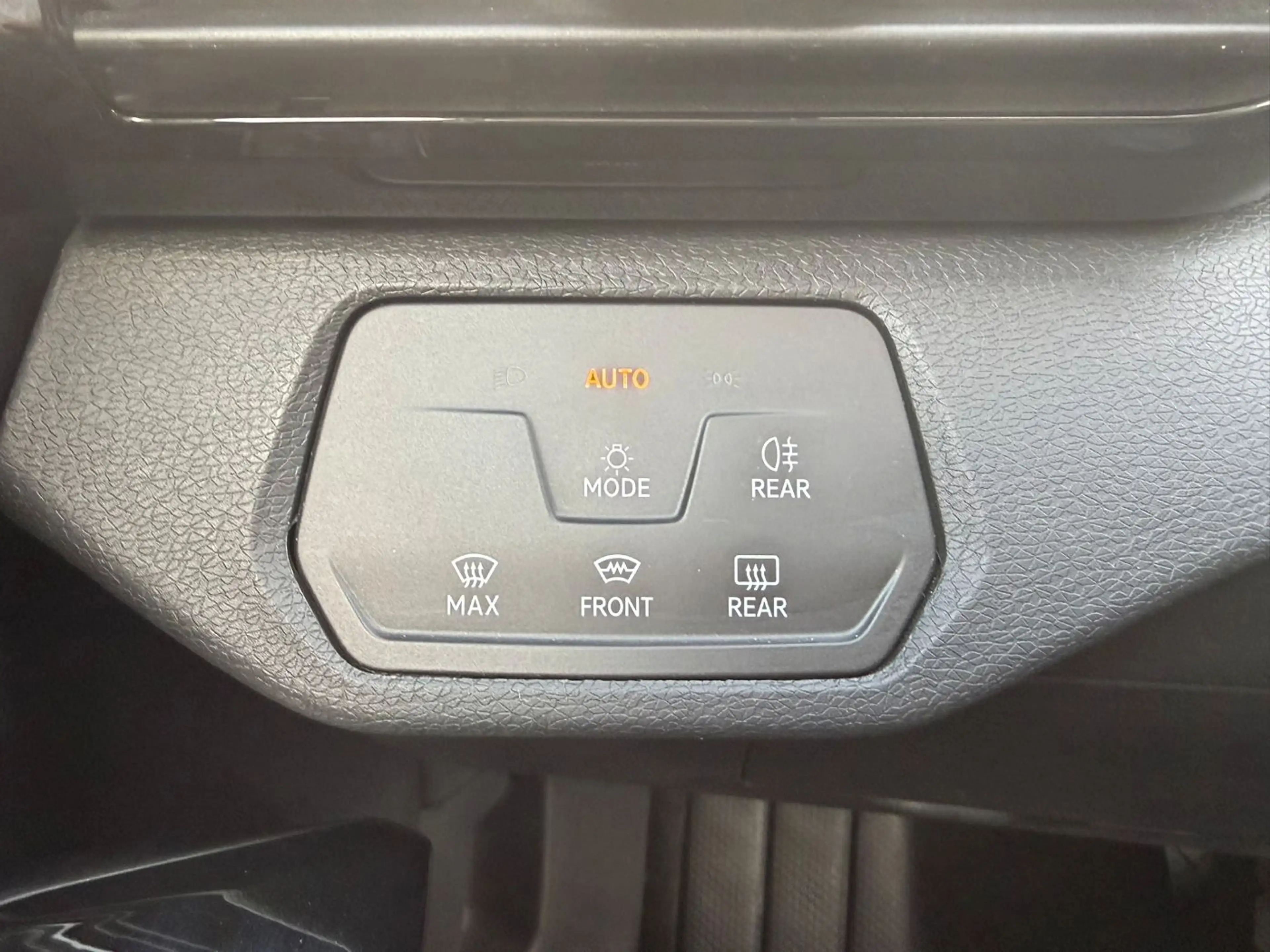 Volkswagen ID.4 Pure W ACC+LED+Navi+SHZ+2xKlima+KlimaA+PDC — photo 15