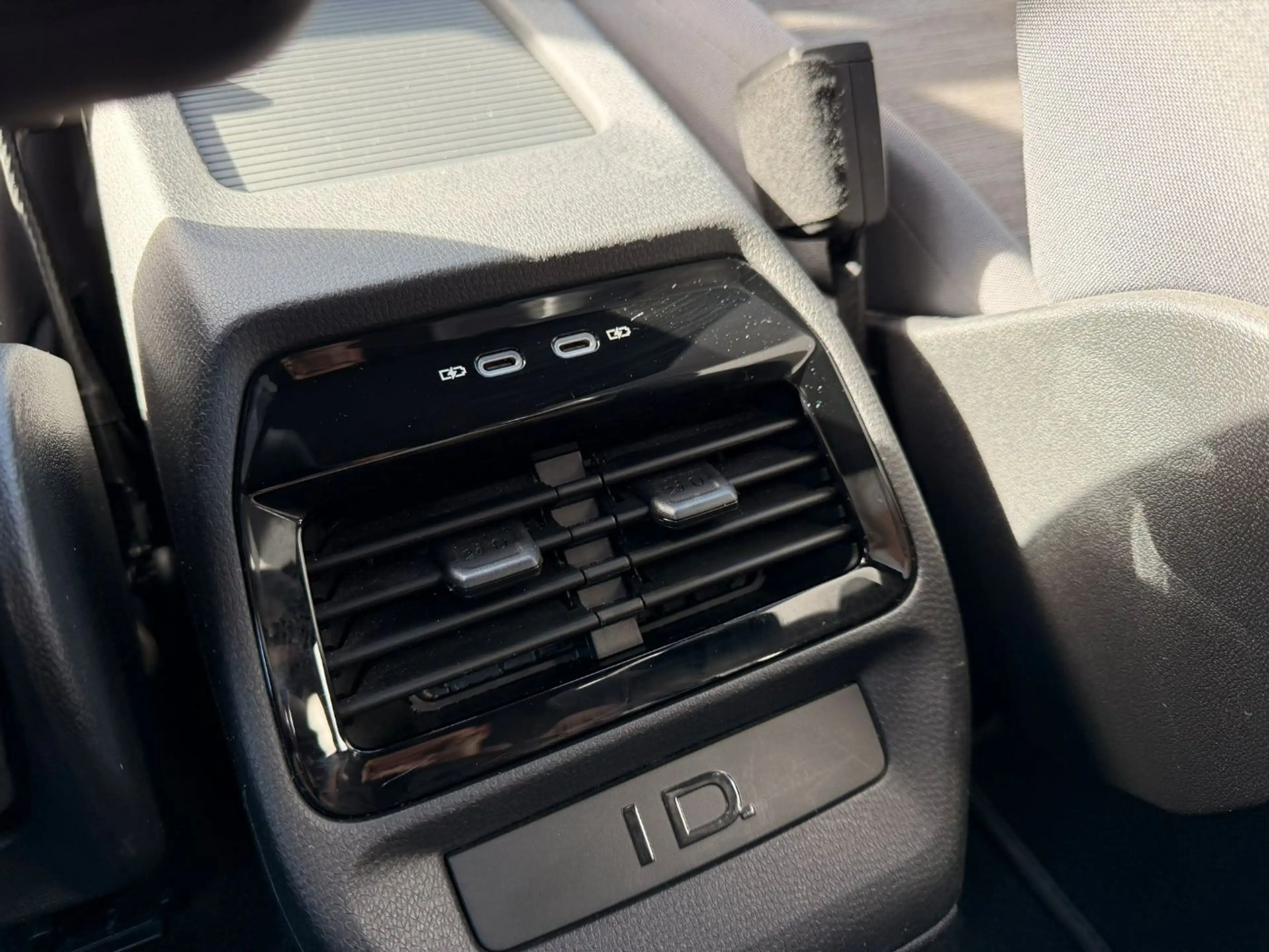 Volkswagen ID.4 Pure W ACC+LED+Navi+SHZ+2xKlima+KlimaA+PDC — photo 6