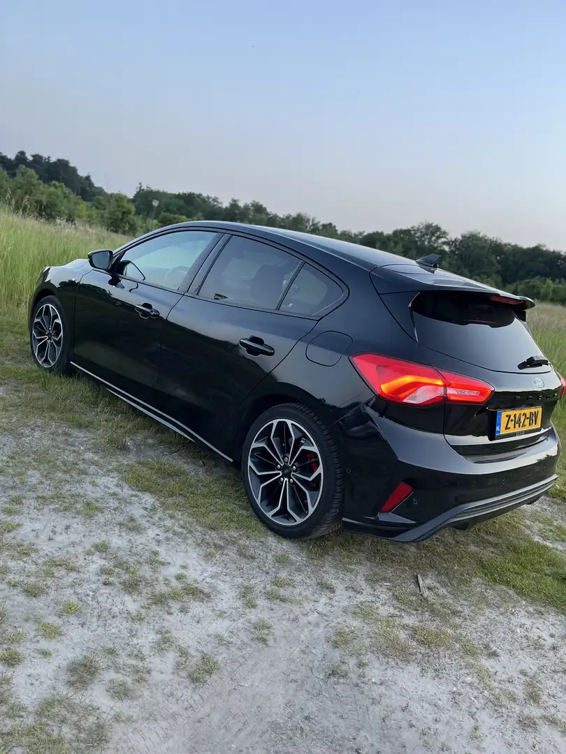 Ford Focus 1.0 EcoB. Vignale Zwart - 2