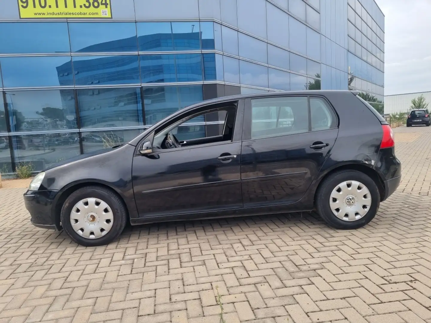 Volkswagen Golf 1.6 FSI Sportline Schwarz - 2