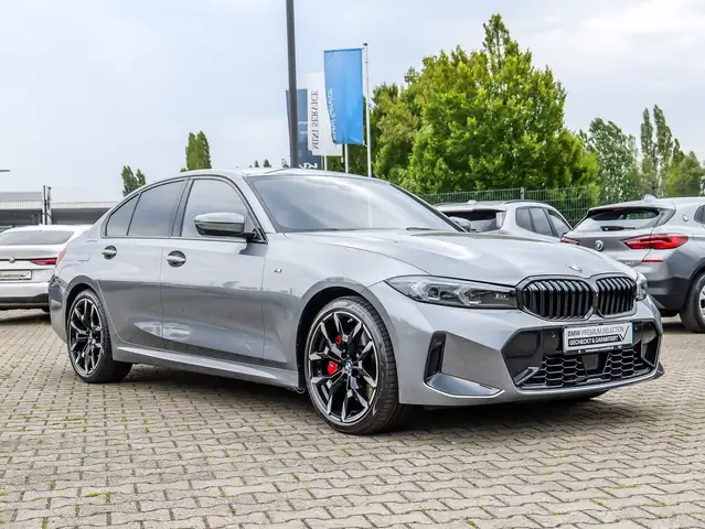 BMW 3 Series view 6