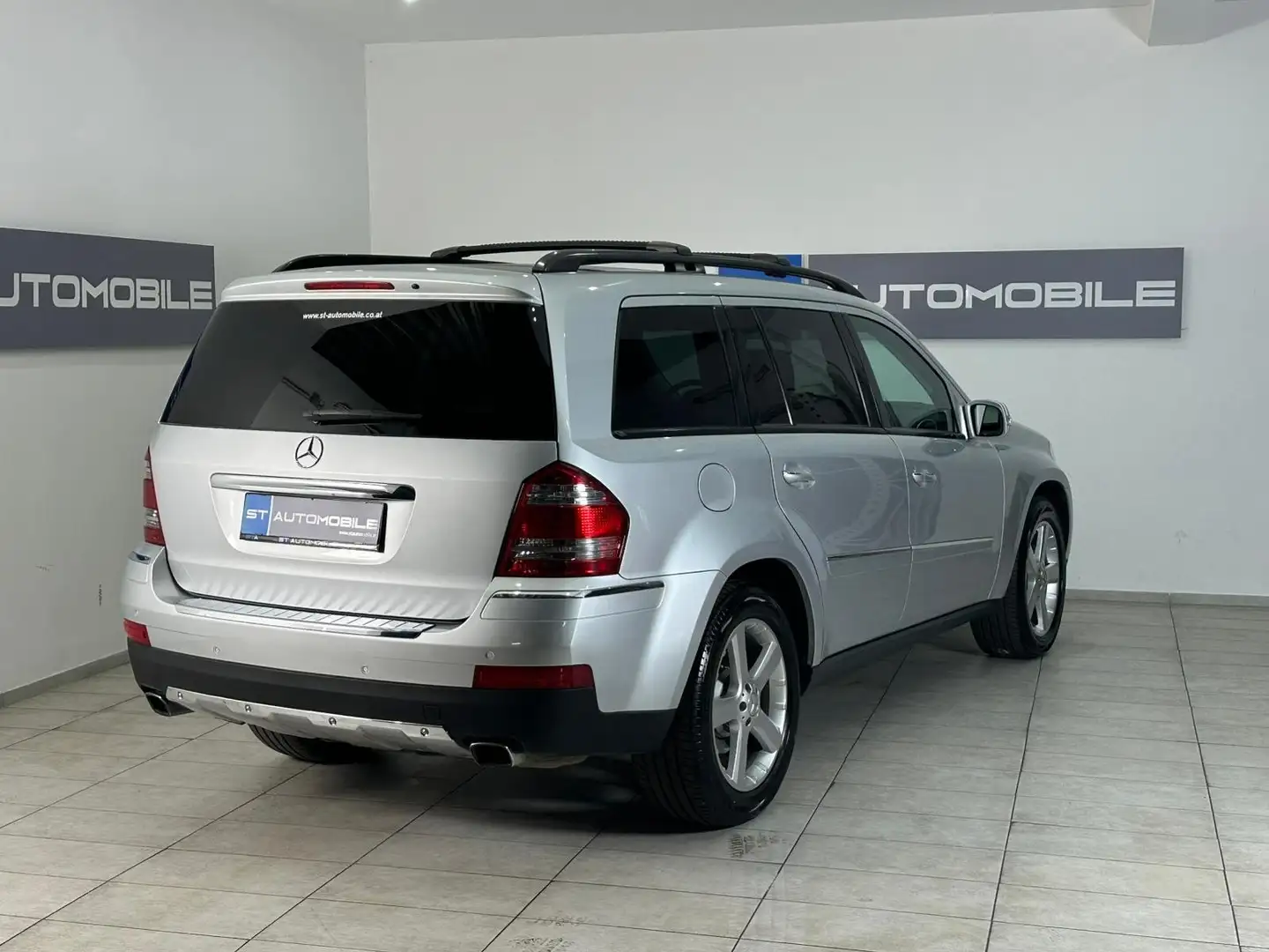 Mercedes-Benz GL 320 CDI 4Matic Aut. // NAVI // SITZHEIZUNG // LEDER Gris - 2