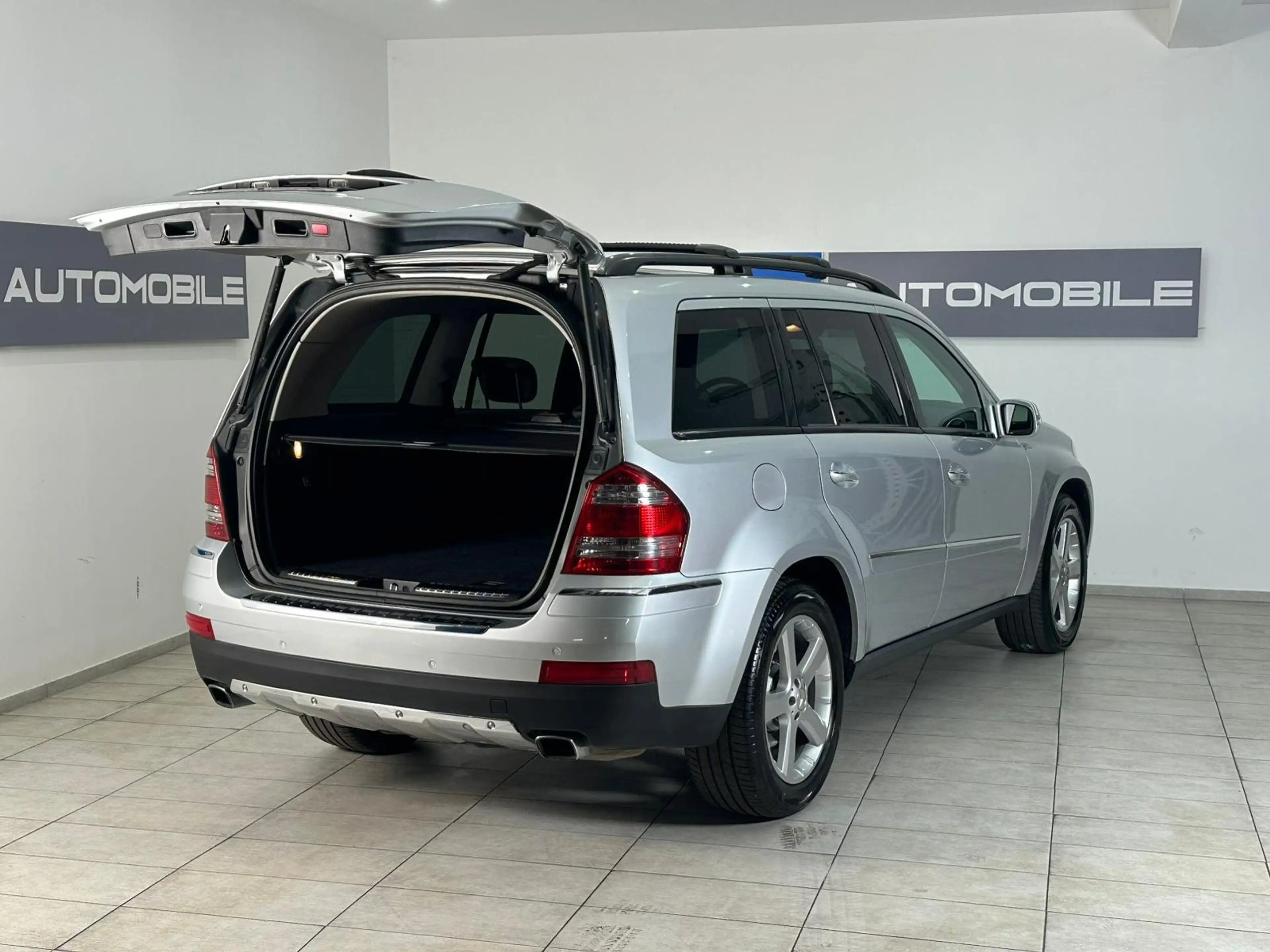 Mercedes-Benz GL 320 CDI 4Matic Aut. // NAVI // SITZHEIZUNG // LEDER — photo 7