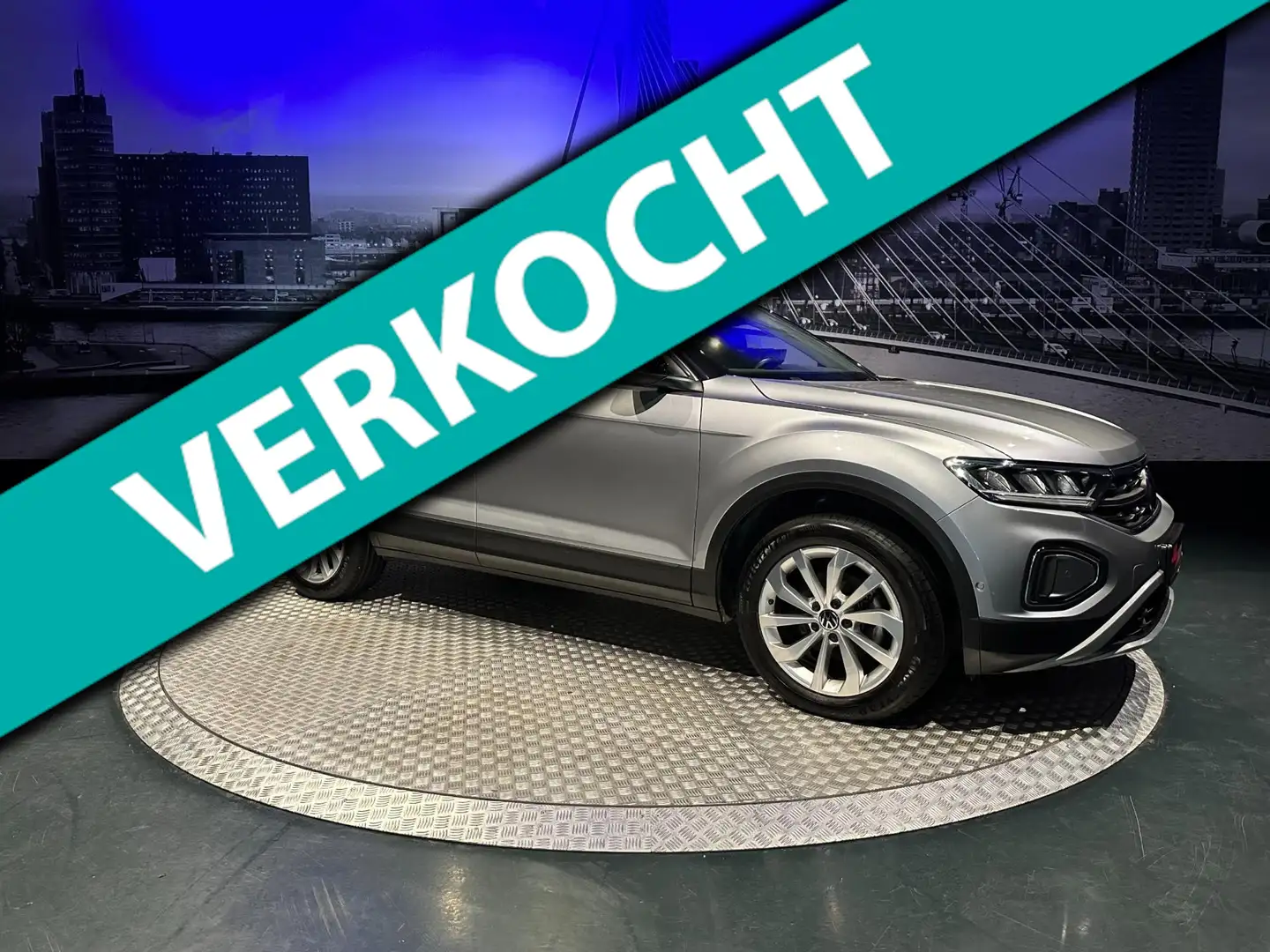 Volkswagen T-Roc 1.0 TSI Life *ACC*17inch*Privacy Glass*Led*AppConn Argent - 1