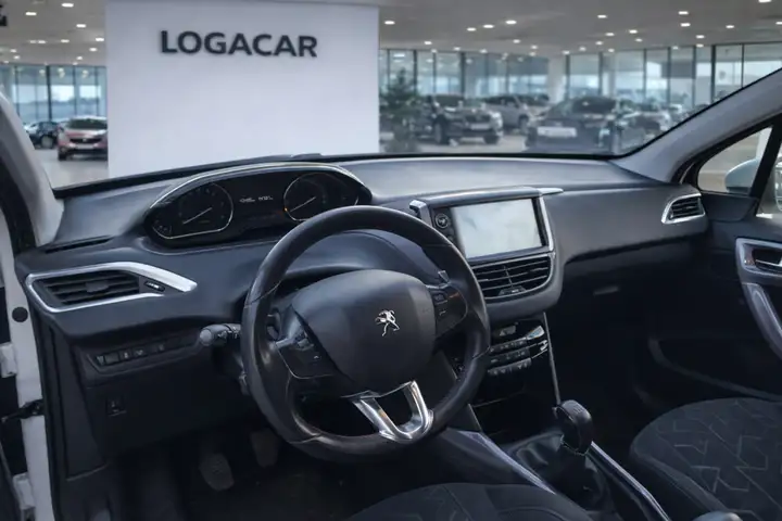 Peugeot 2008 1.6 e-HDI Active 2014, foto 6