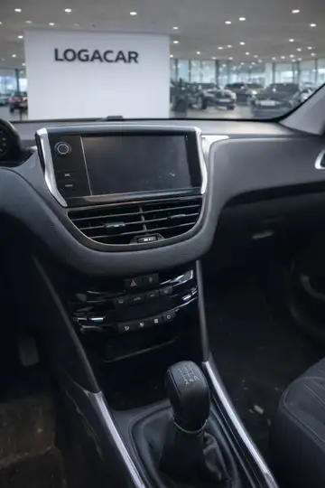 Peugeot 2008 1.6 e-HDI Active 2014, foto 7