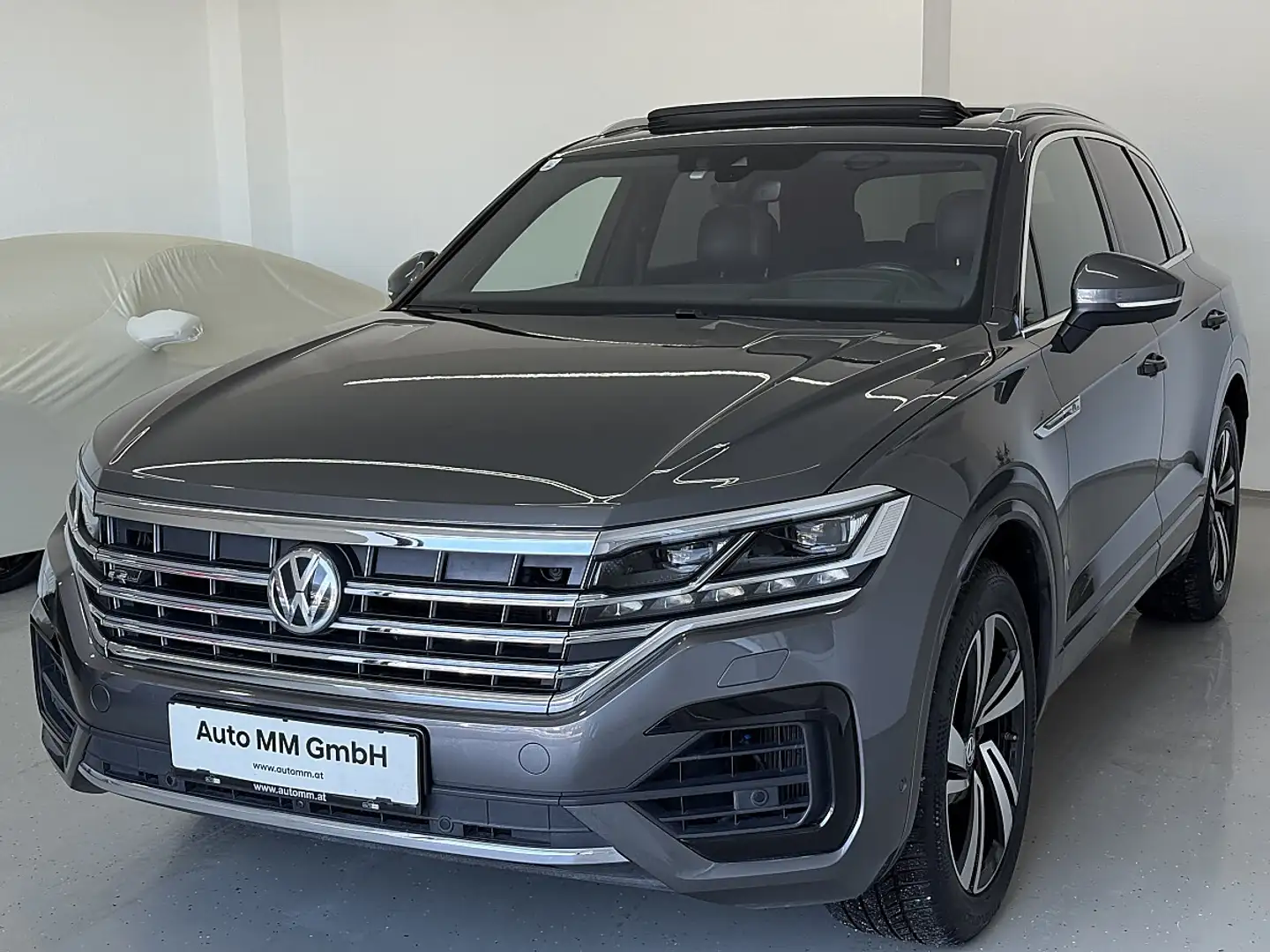 Volkswagen Touareg 4Motion V6 TDI SCR R-Line Aut. Panorama AHK Grau - 2
