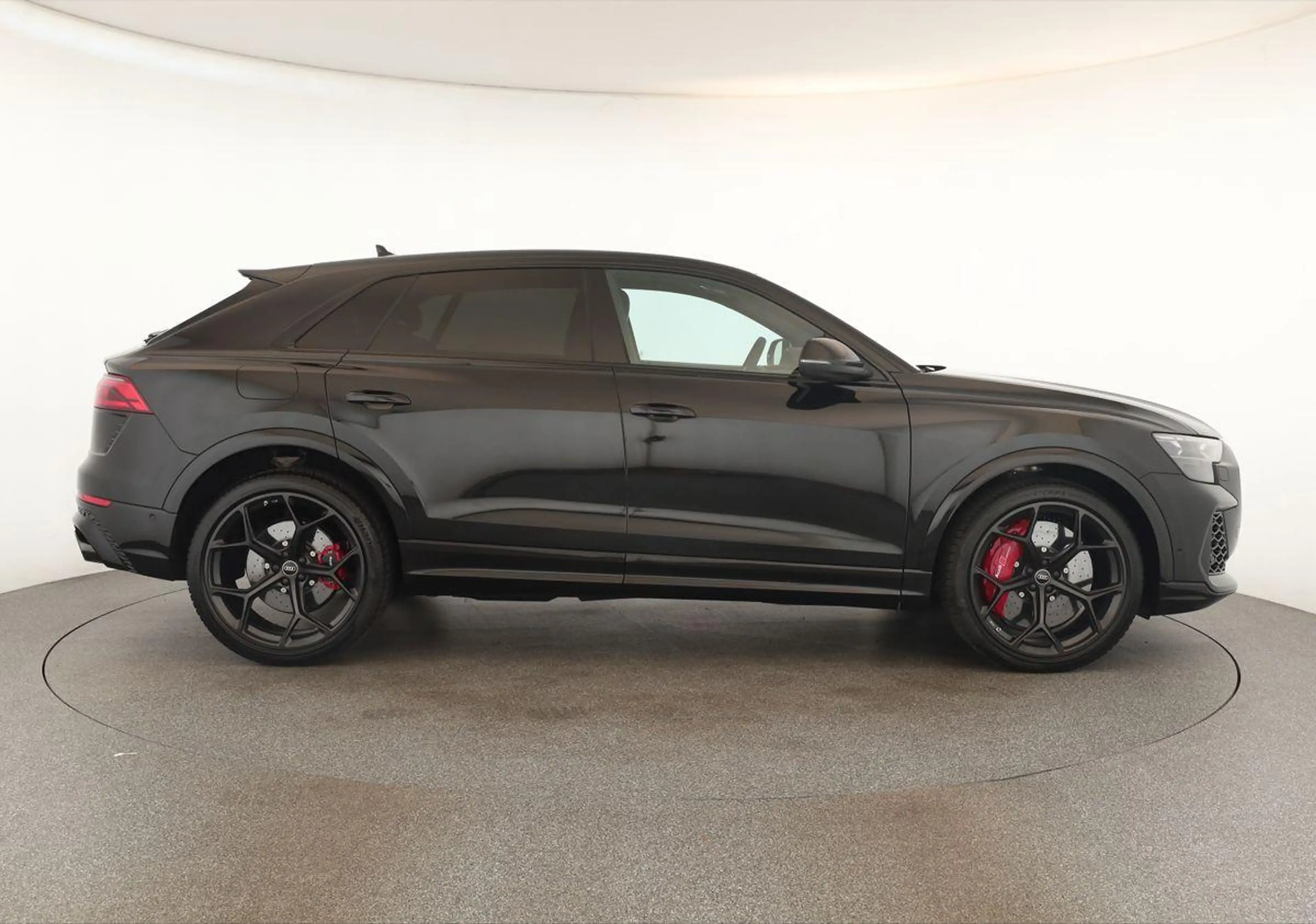 Audi RS Q8 SUV performance Laser Pano Vmax RSAbgas 23 — photo 4