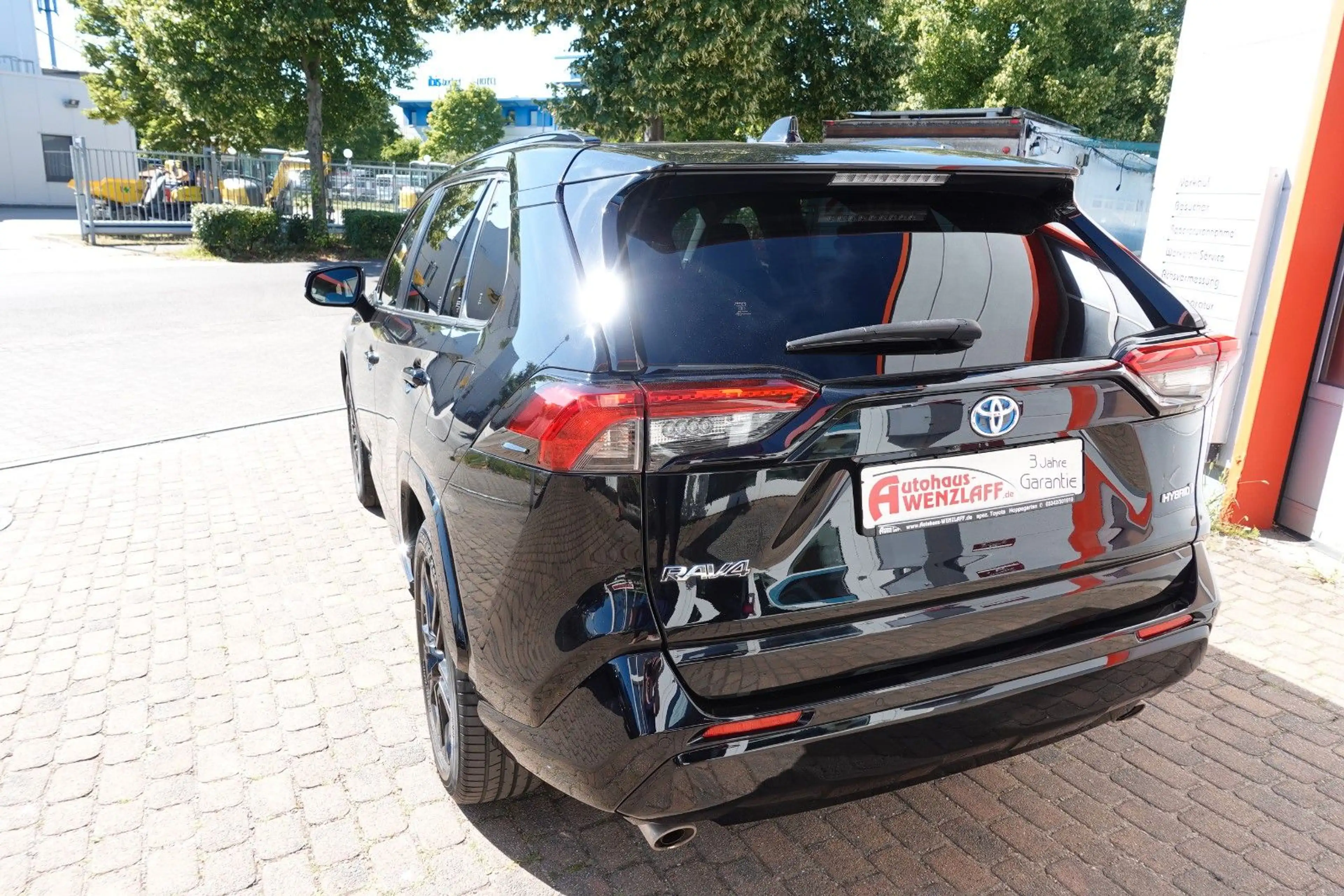 Toyota RAV 4 2.5 Hybrid Black Edition Allrad 3J Garanti — photo 4