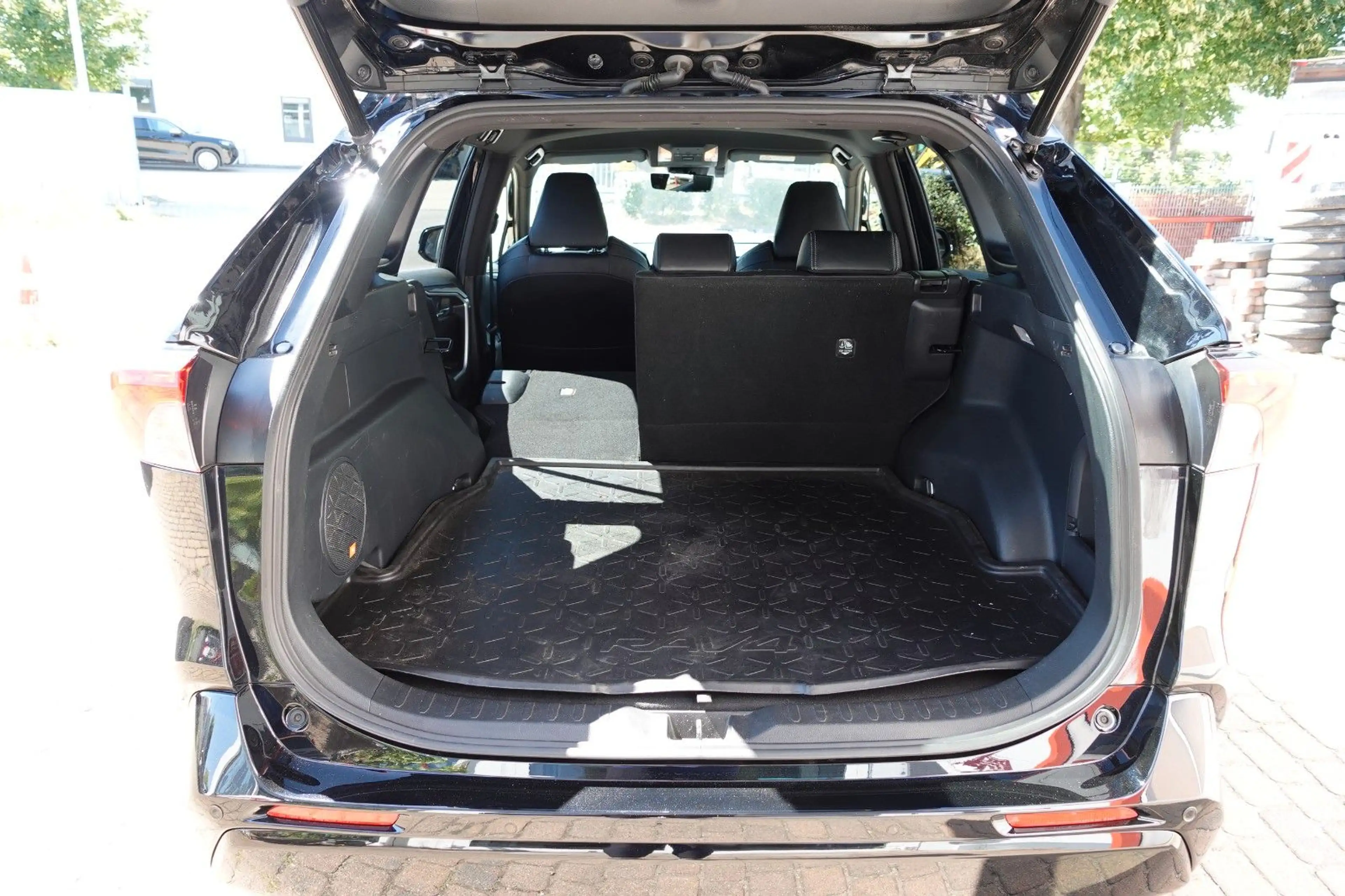 Toyota RAV 4 2.5 Hybrid Black Edition Allrad 3J Garanti — photo 11