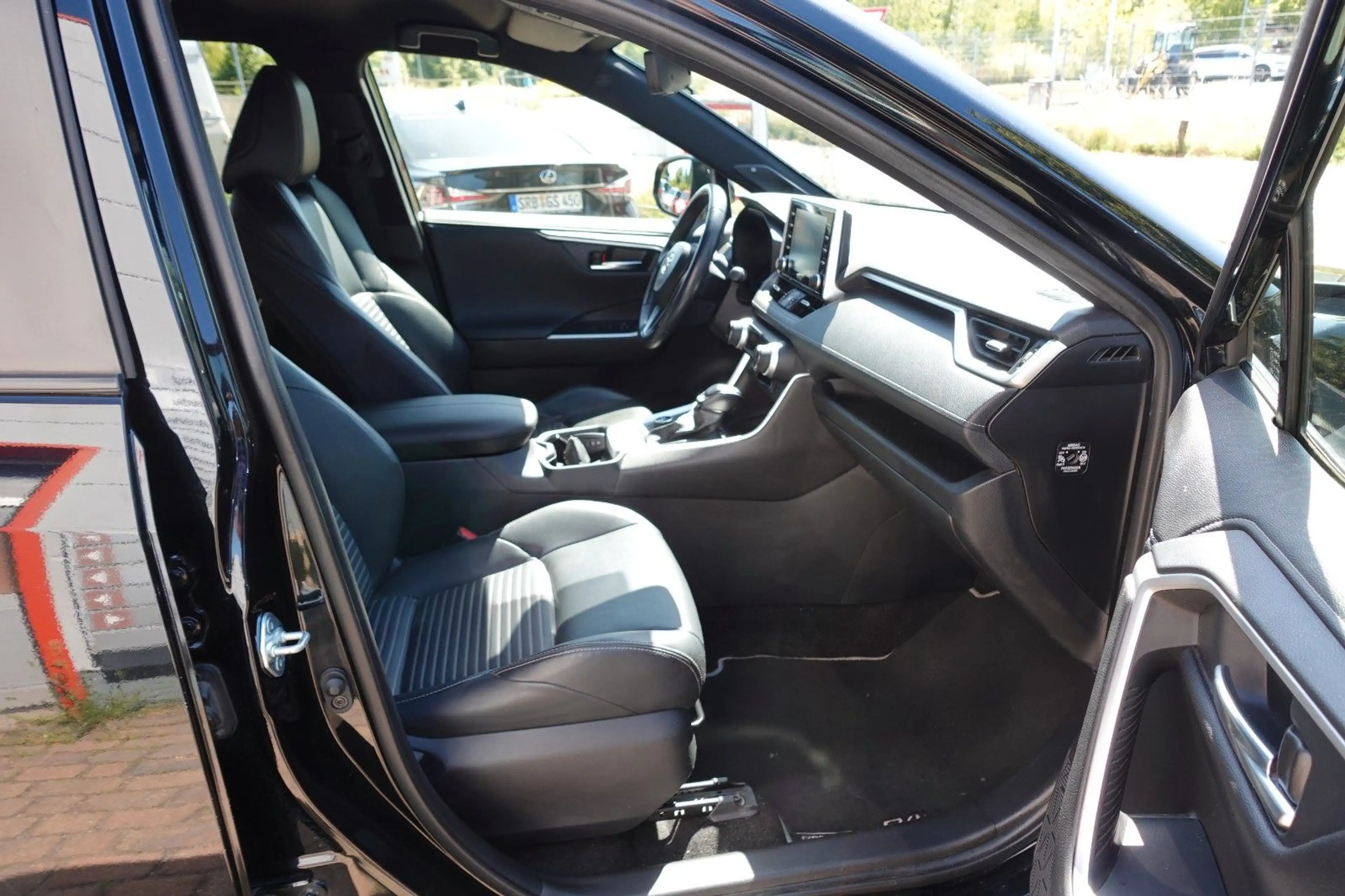 Toyota RAV 4 2.5 Hybrid Black Edition Allrad 3J Garanti — photo 6