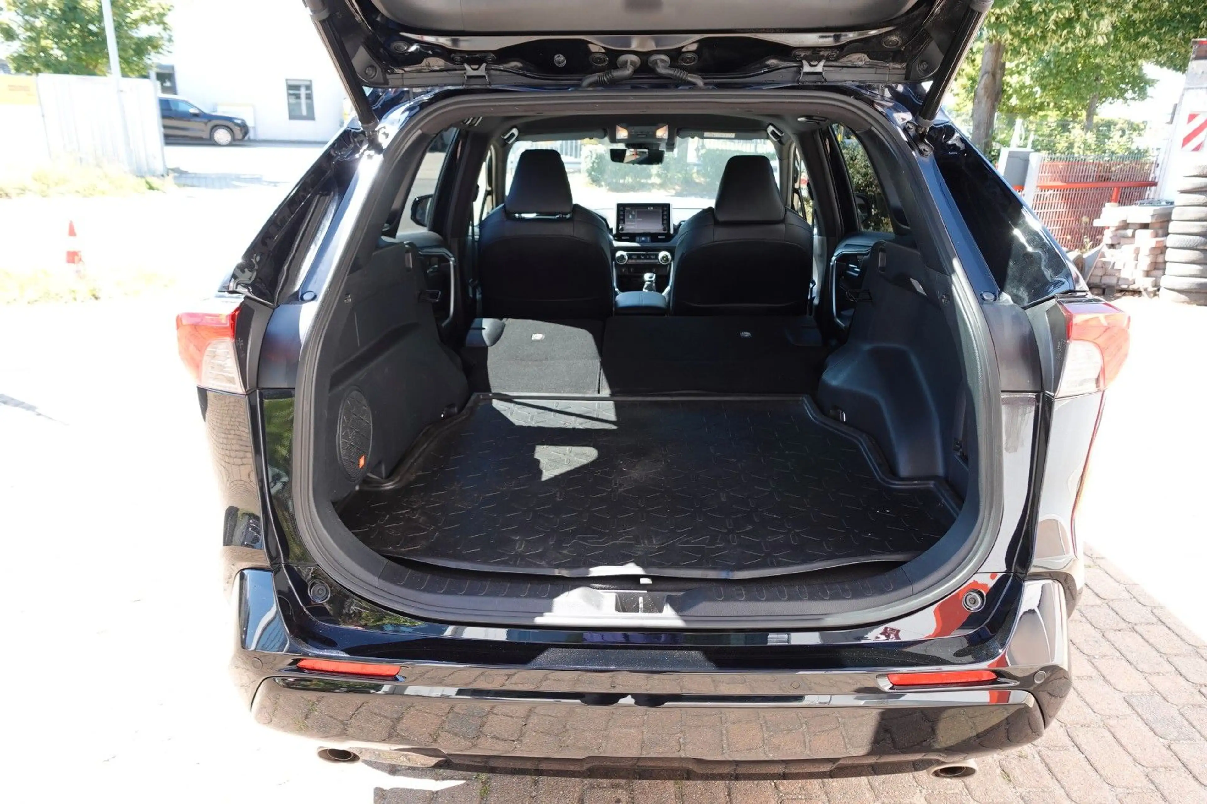 Toyota RAV 4 2.5 Hybrid Black Edition Allrad 3J Garanti — photo 12