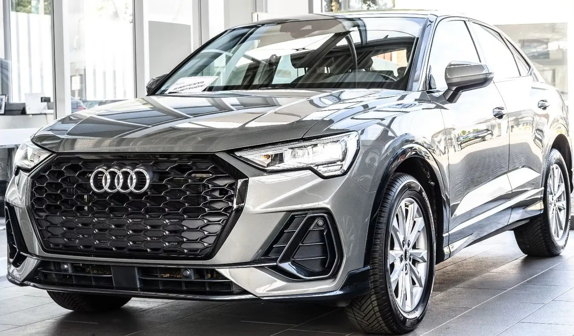 Audi Q3 Sportback 35 2.0 tdi Identity Black 2021 150cv Gris - 1