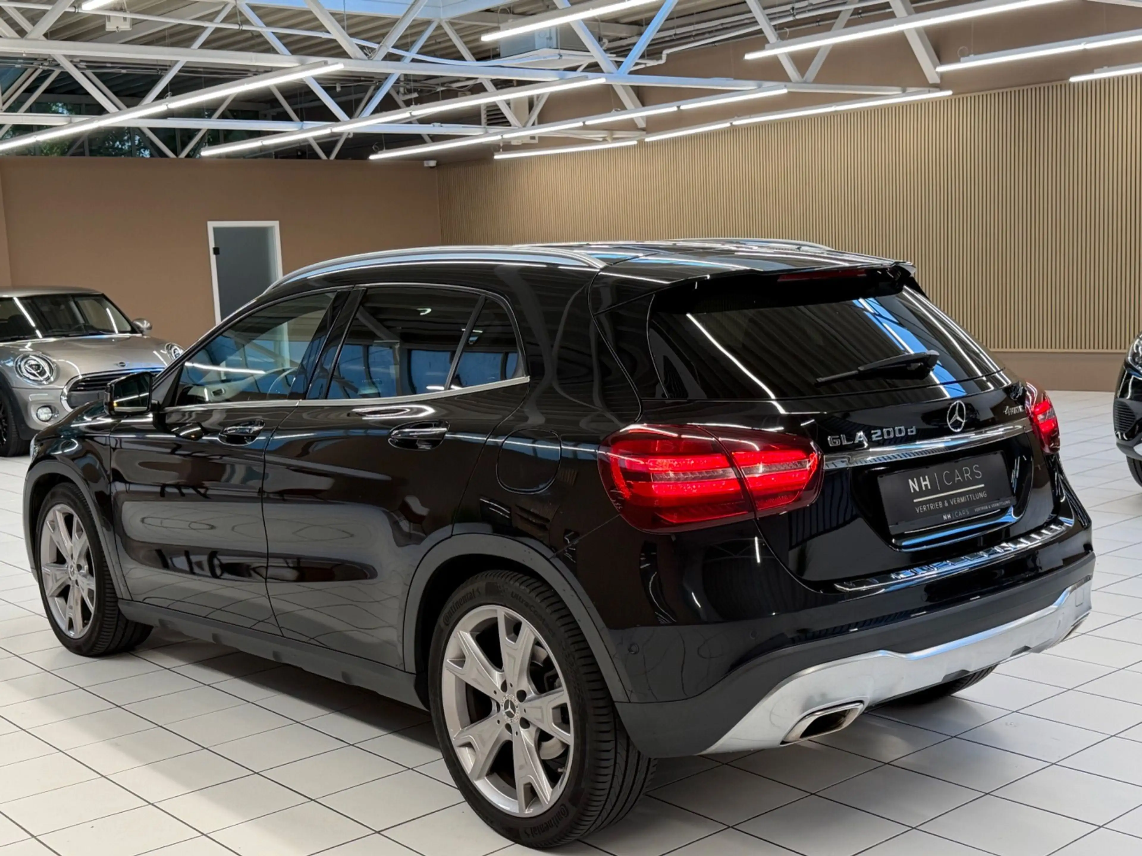 Mercedes-Benz GLA 200 d Urban 4Matic — photo 6