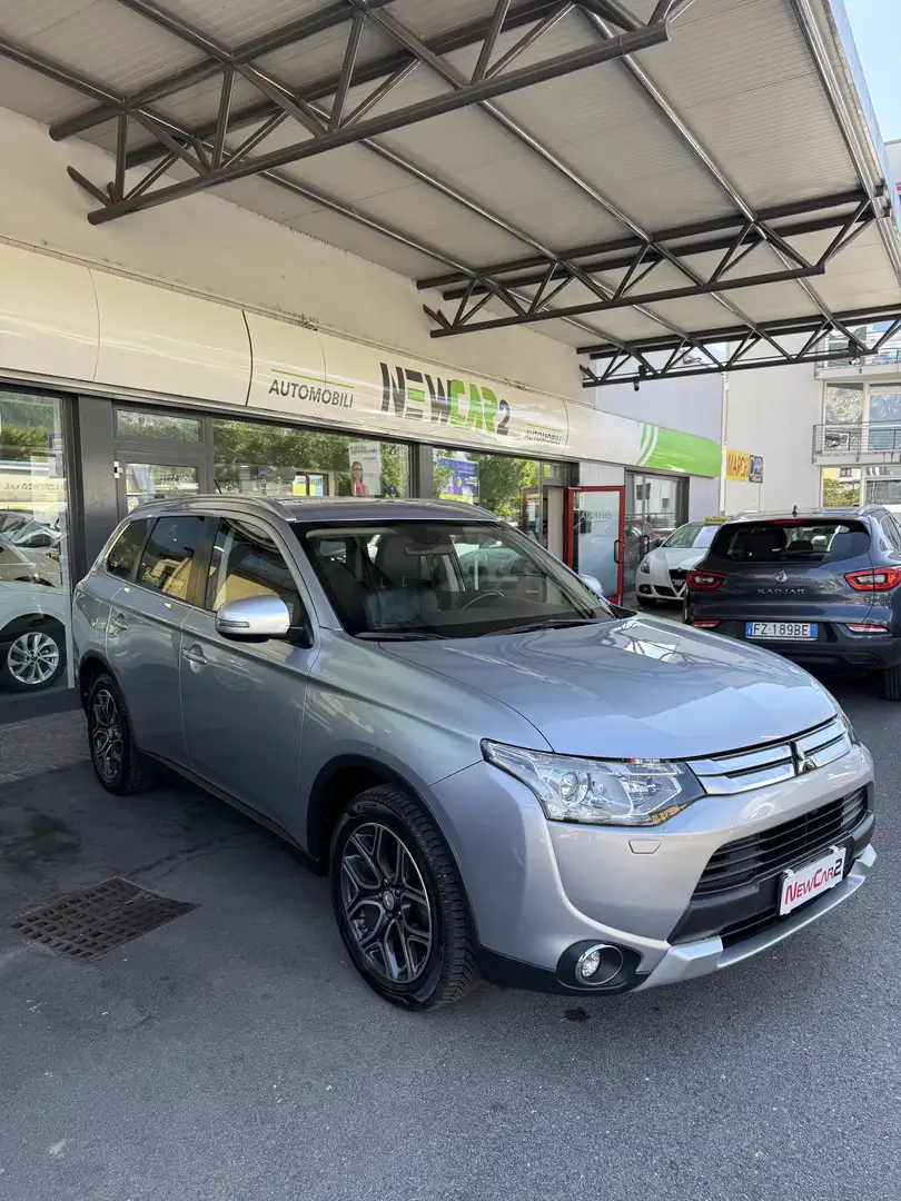 Mitsubishi Outlander Outlander III 2014 2.2 di-d intense 4wd 5p. auto Grigio - 1