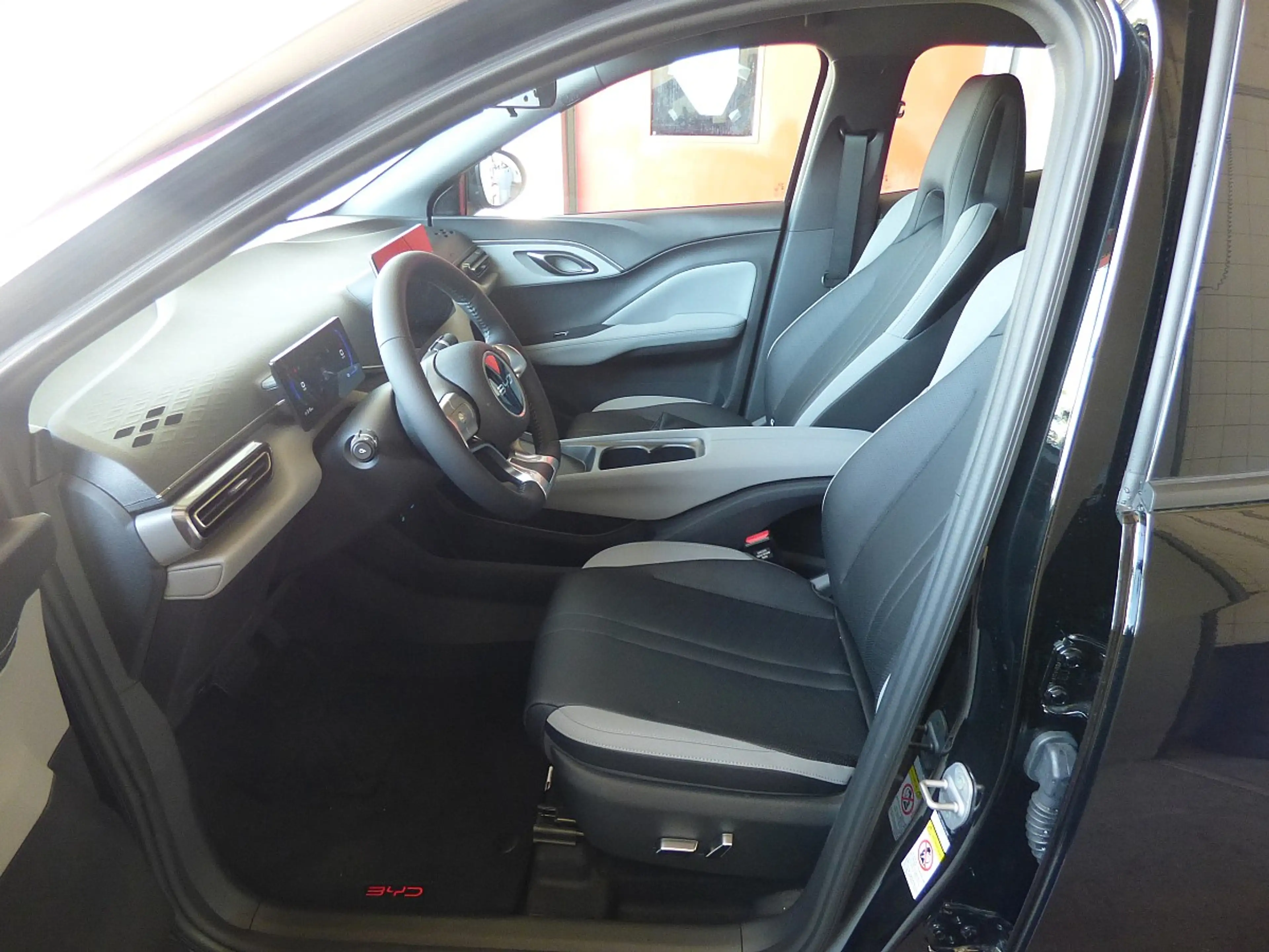 BYD Dolphin Surf 43,2 kWh Comfort *LAGERFAHRZEUG* — photo 6
