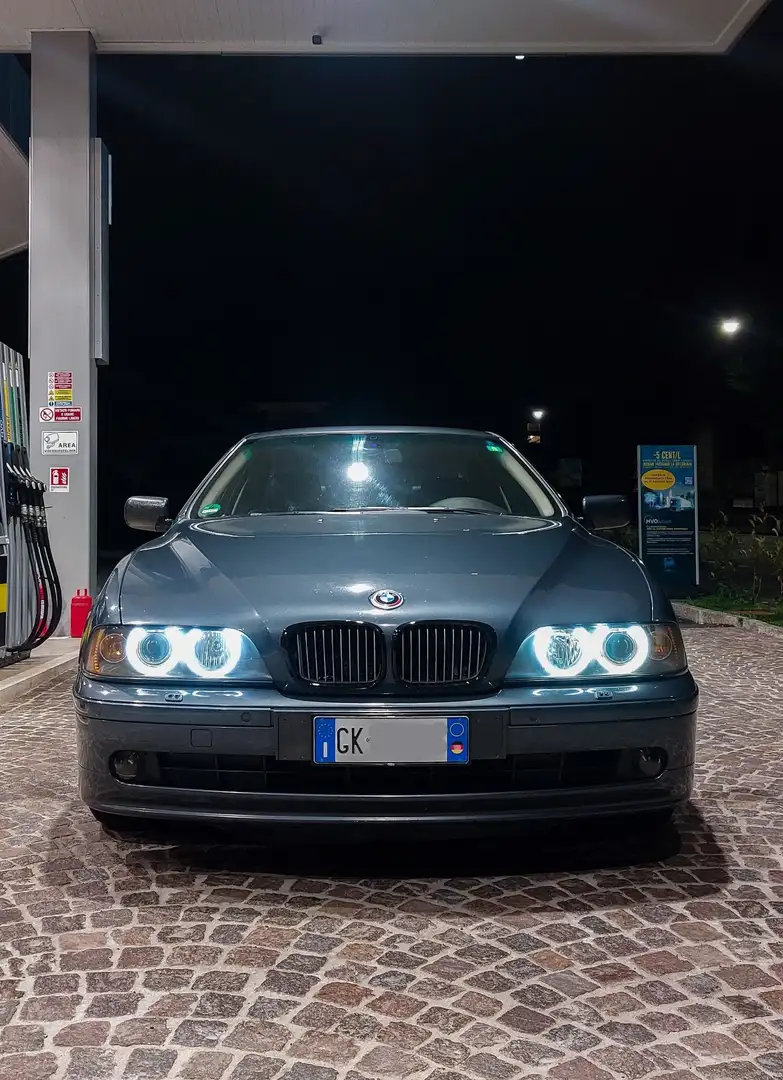 BMW 520 520i E39 in linea 6 cilindri Grigio - 1