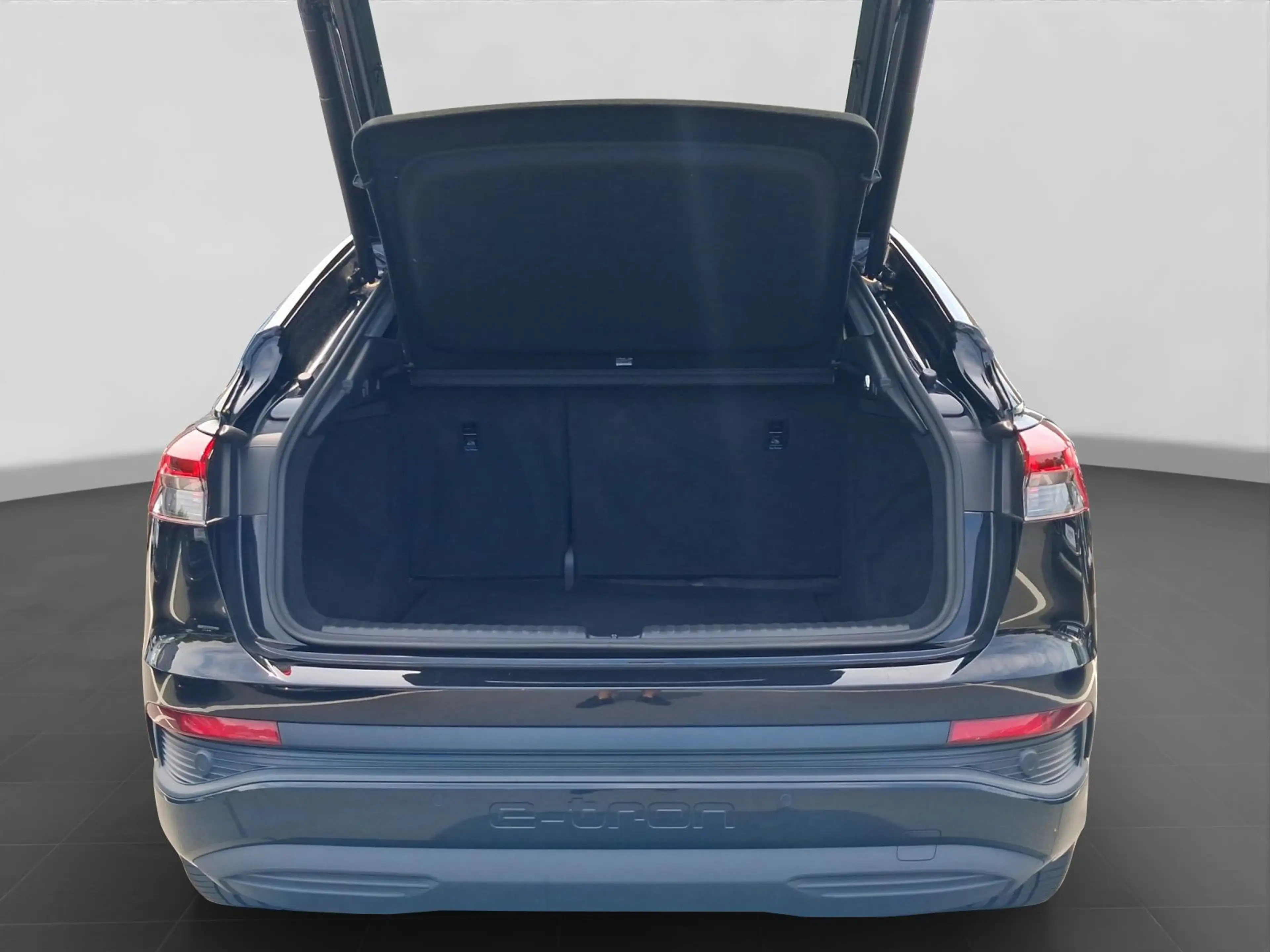 Audi Q4 e-tron Sportback 35 OPS DAB+ KLIMA LM19 — photo 17