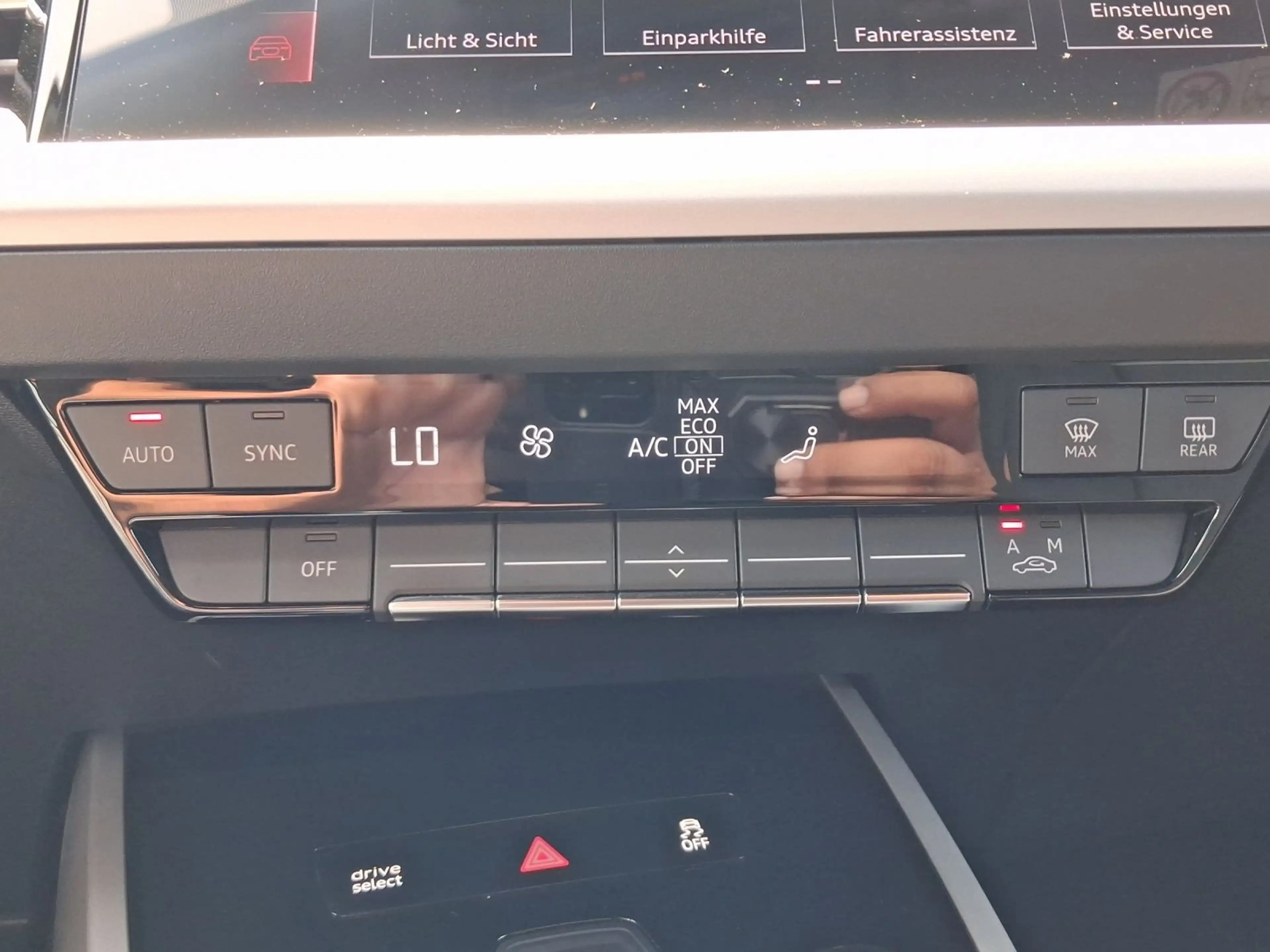 Audi Q4 e-tron Sportback 35 OPS DAB+ KLIMA LM19 — photo 16
