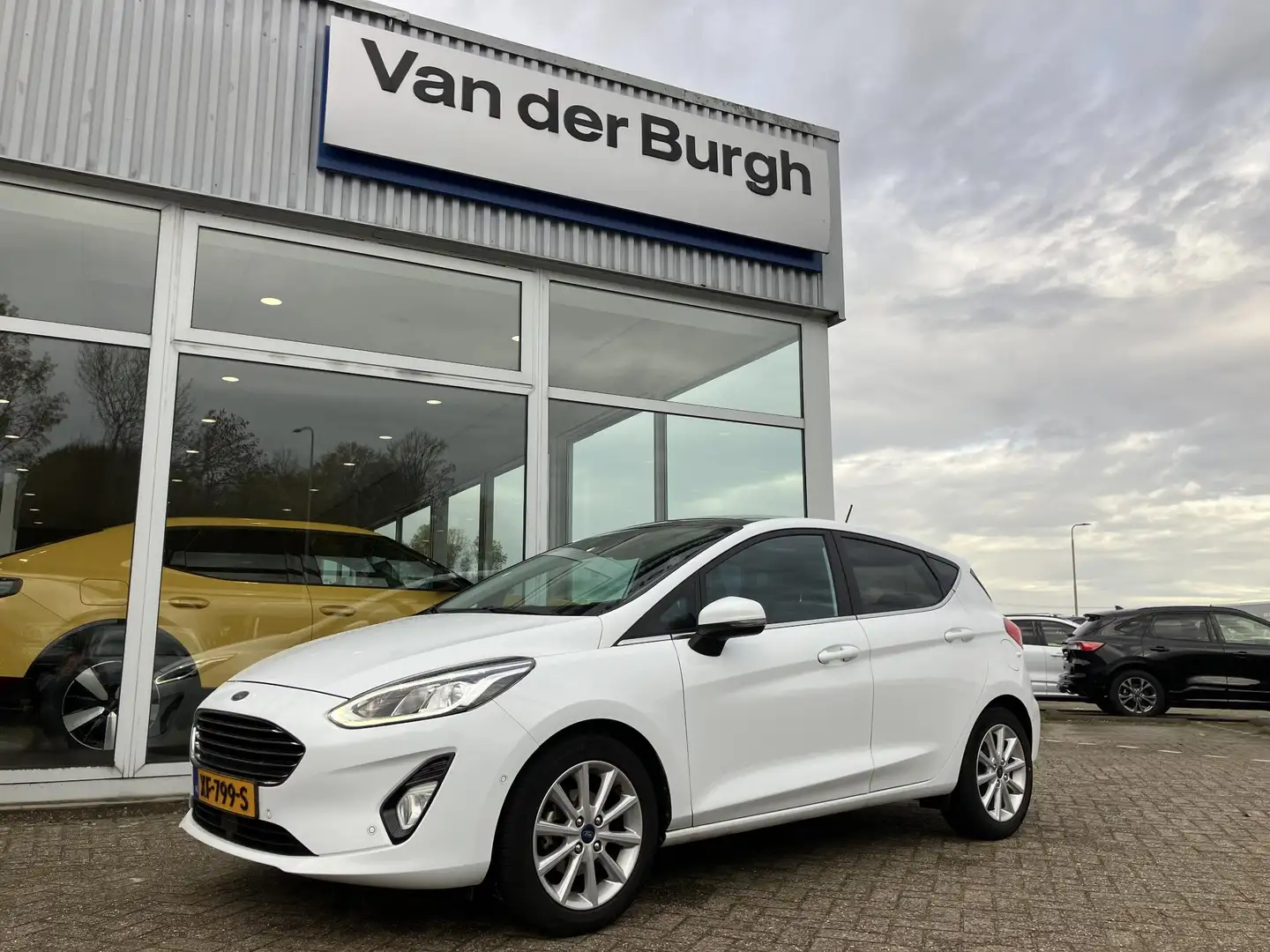 Ford Fiesta 5-deurs Titanium 1.0 EcoBoost 100pk Panoramadak - Blanc - 2