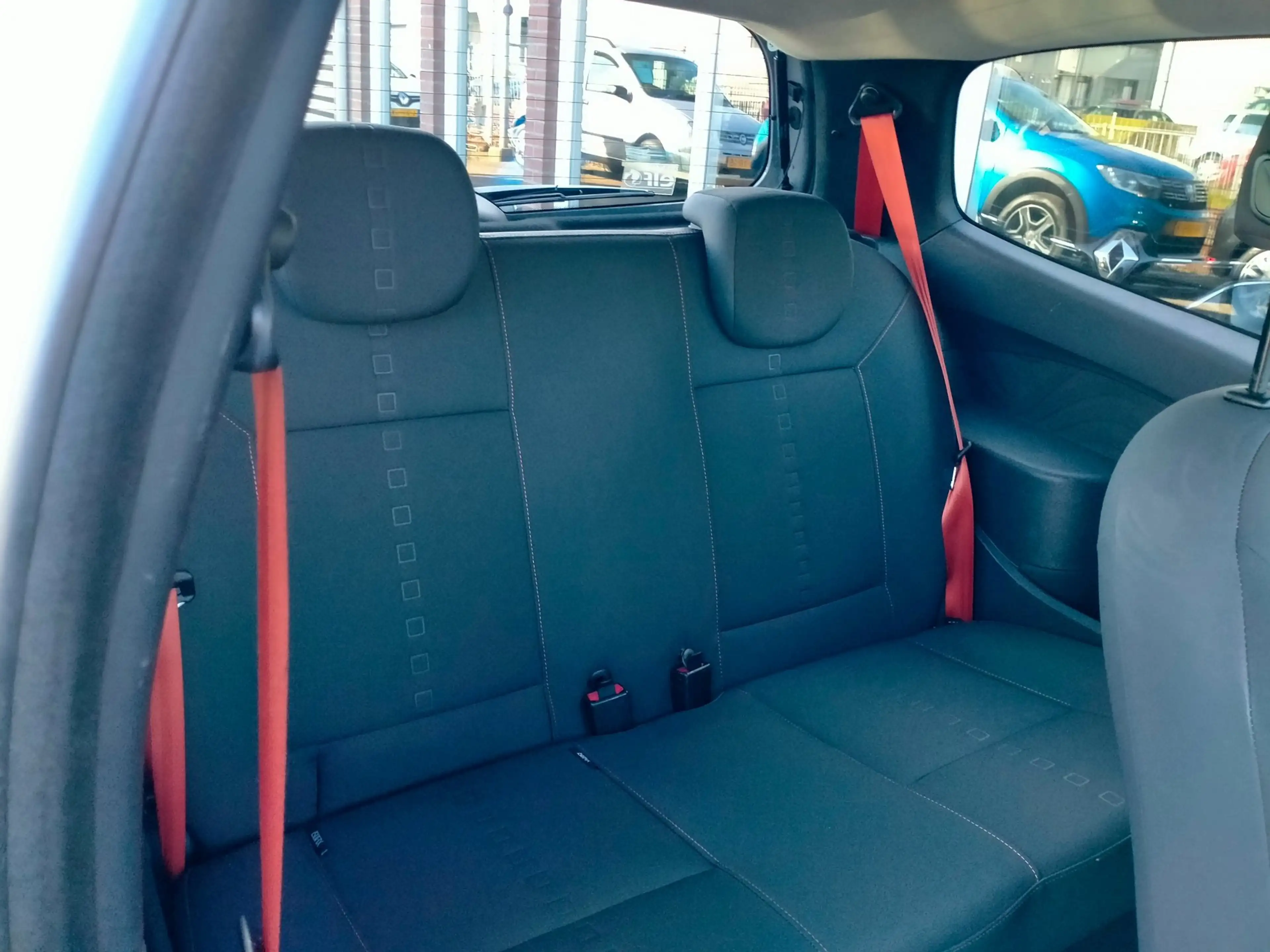 Renault Twingo 1.6 16V RS 133pk 17" sport. NL auto airco lage km — photo 23