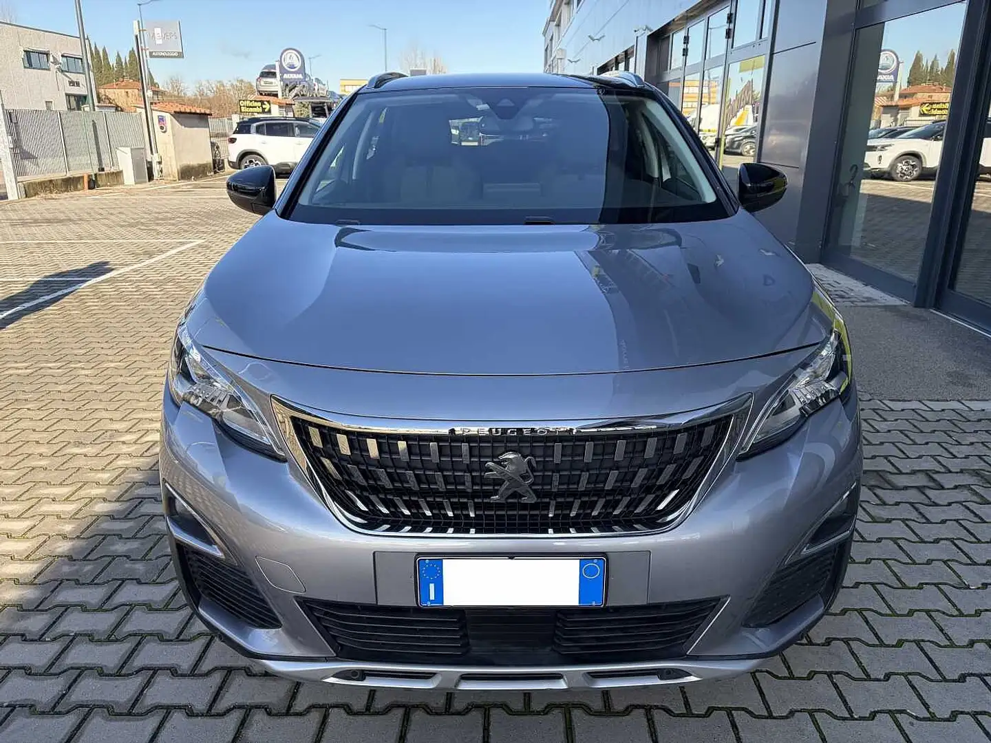 Peugeot 3008 1.5 BlueHDi 130 CV Allure Grau - 2