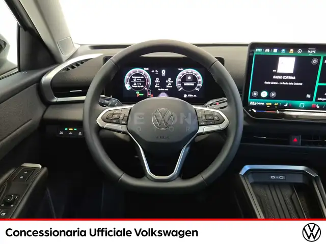 Volkswagen T-Roc view 10