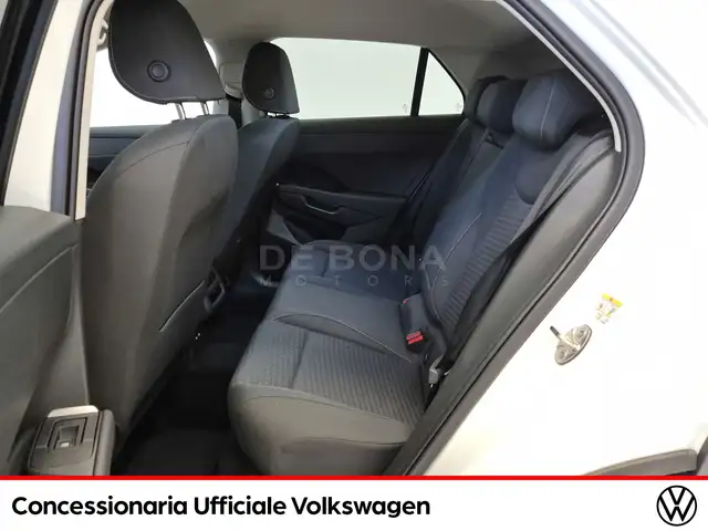 Volkswagen T-Roc view 8