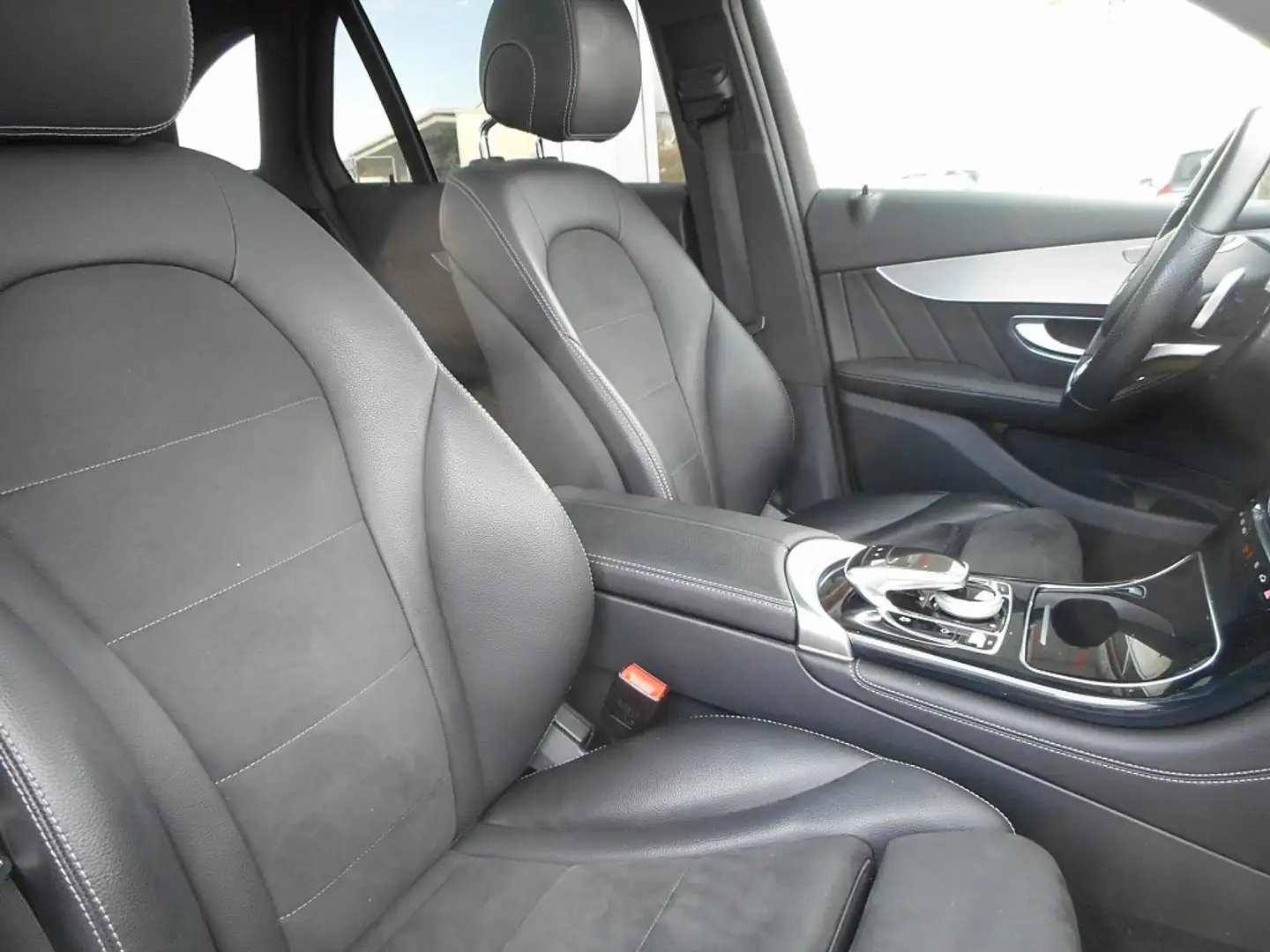 Mercedes-Benz GLC 220 d 4MATIC Aut. Silber - 2
