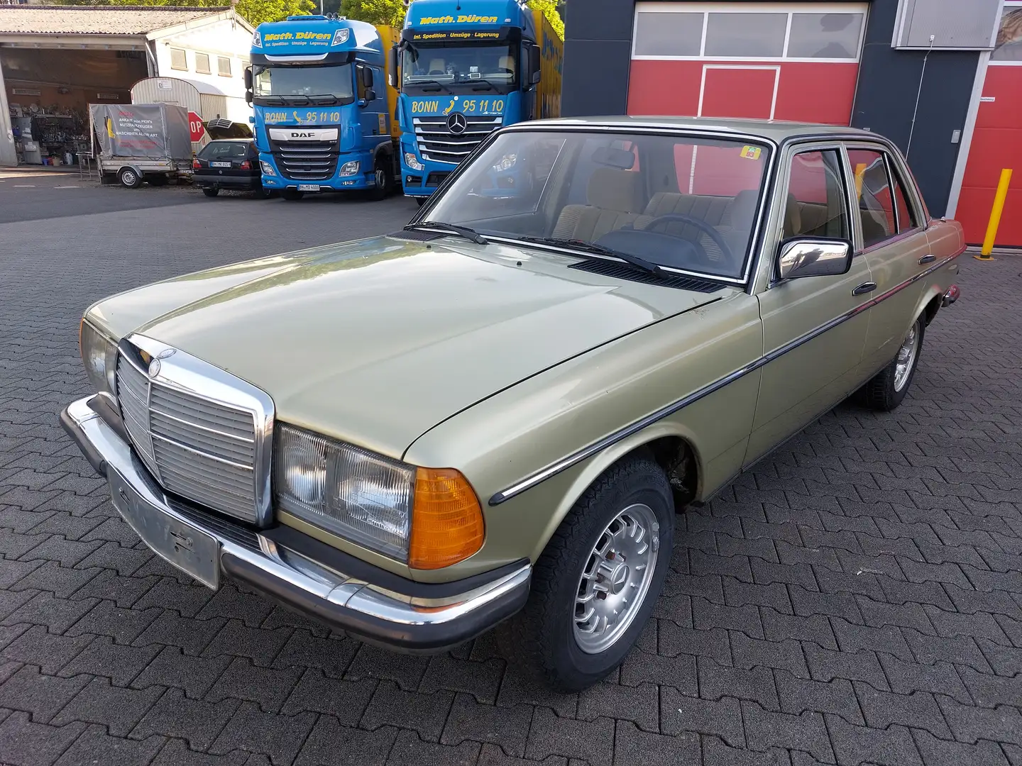 Mercedes-Benz Baureihe 123 Baureihe 123 280 E - 2
