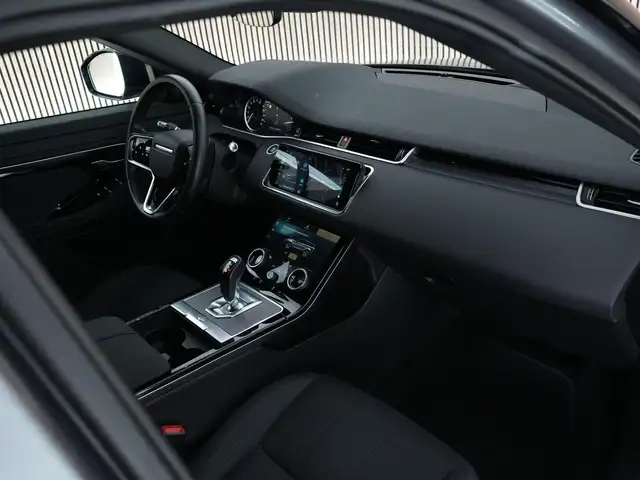 Land Rover Range Rover Evoque view 3