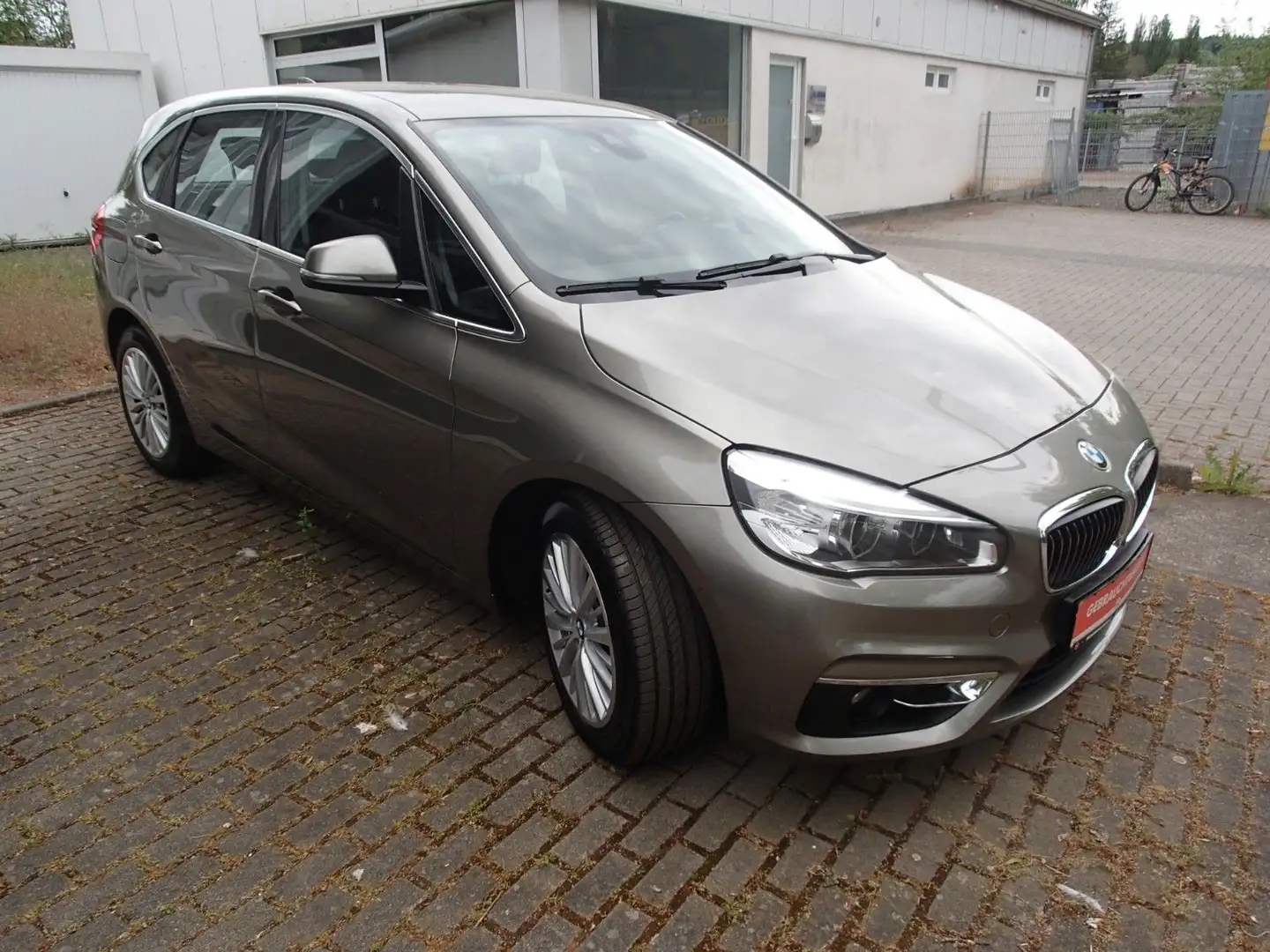 BMW 220 220i Luxury Line Braun - 1