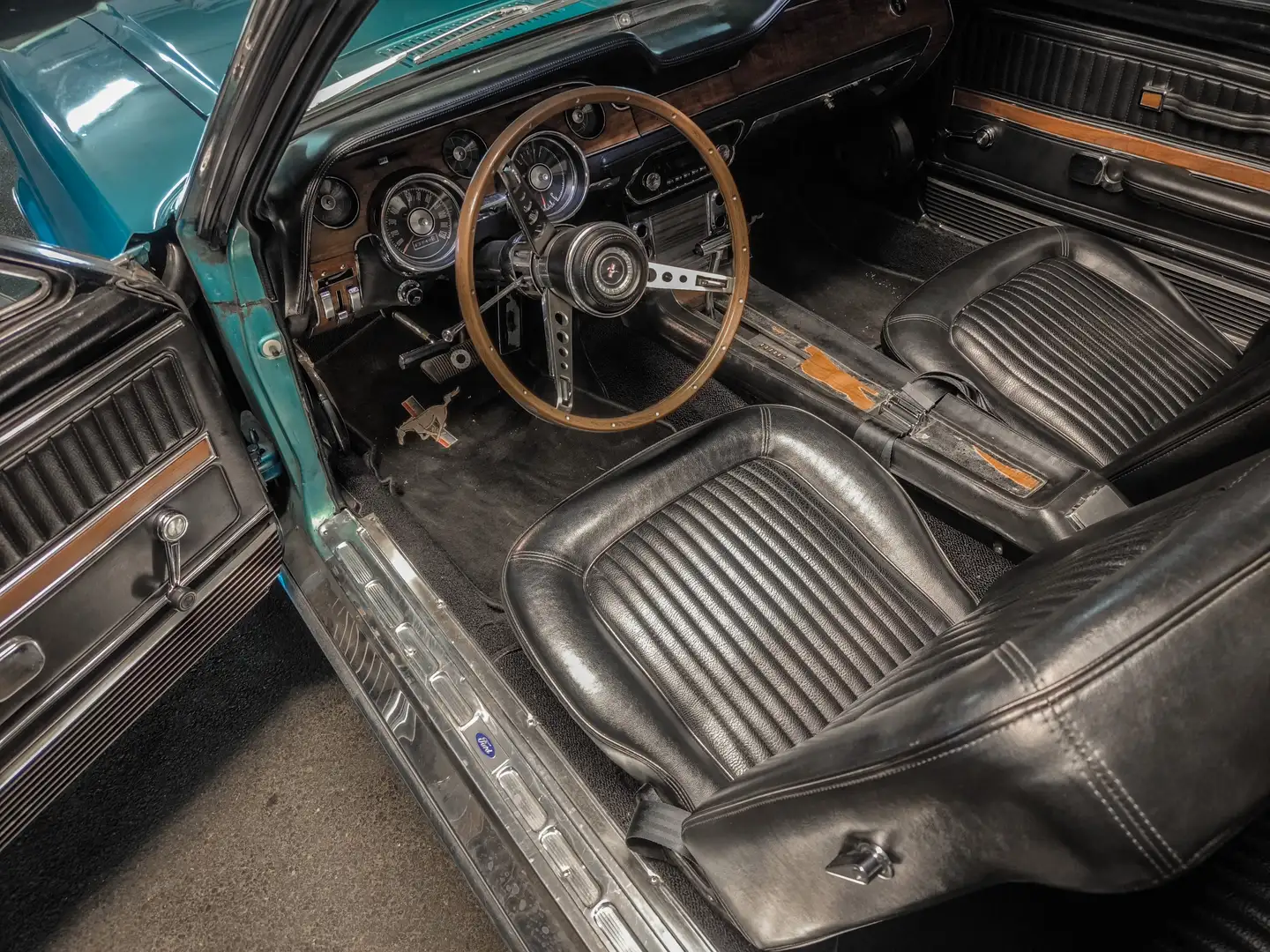 Ford Mustang J-Code (302 cid, V8) Blau - 2