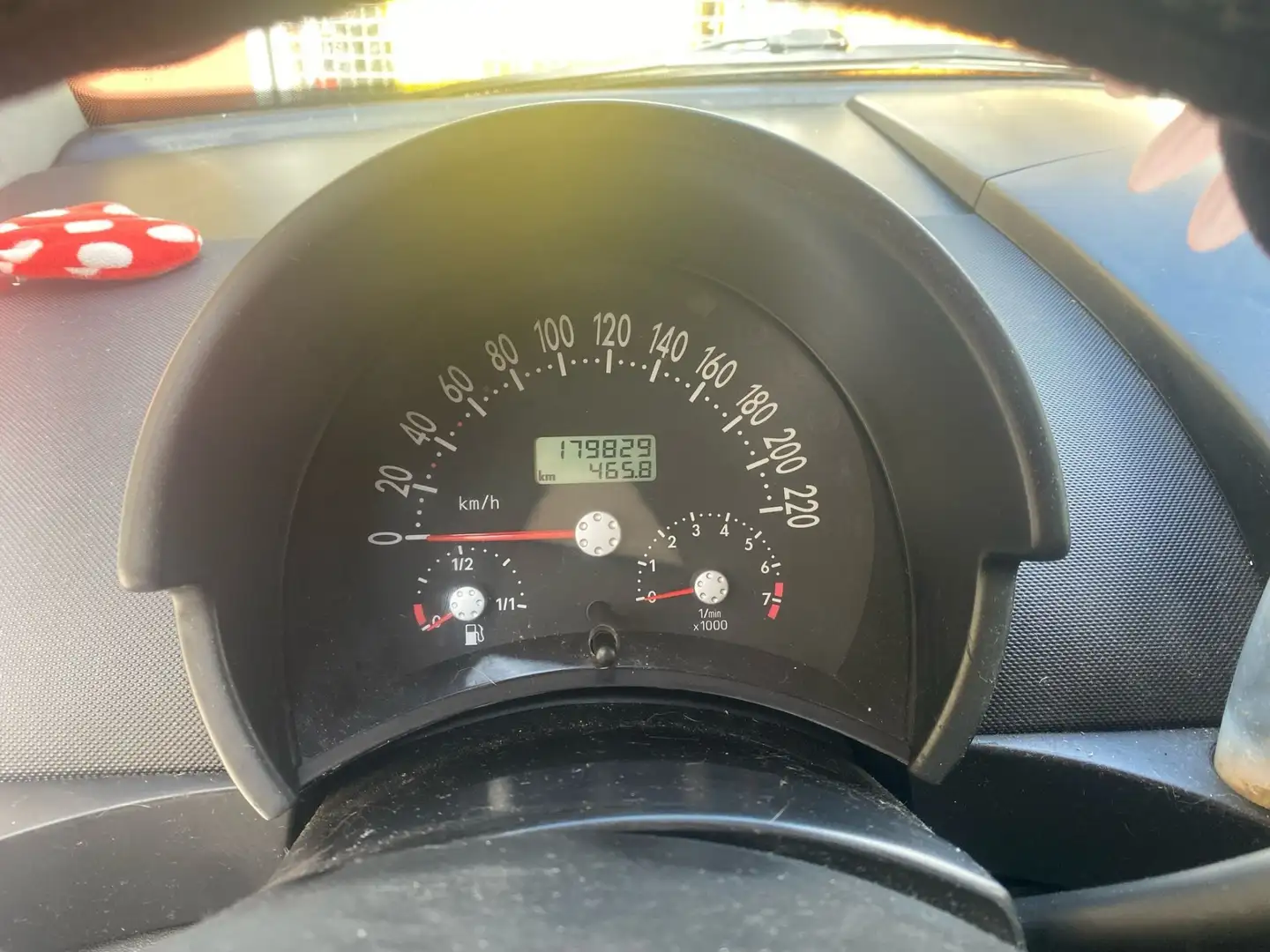 Volkswagen New Beetle 1.6 Style - 2