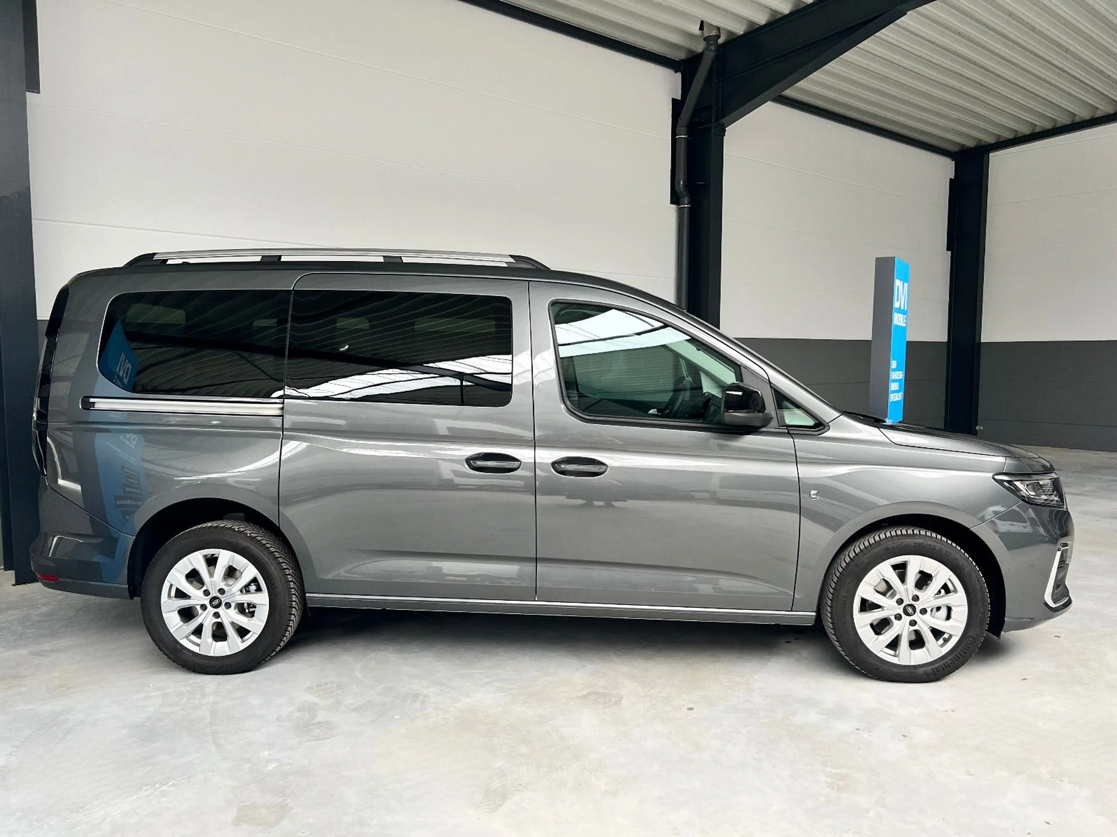 Ford Grand Tourneo Behindertengerecht Rollstuhlrampe — photo 4