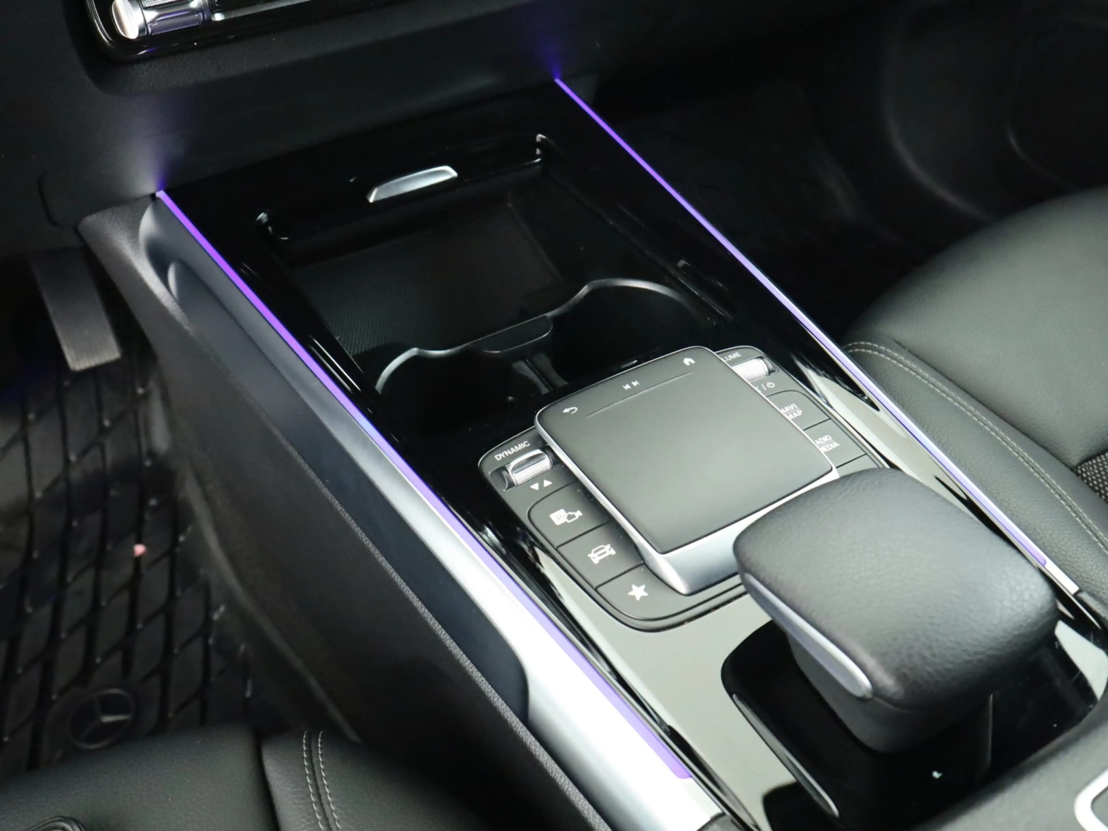 Mercedes-Benz EQB 250 *Progressive*7-Sitzer*Distr.*360°Kamera* — photo 15