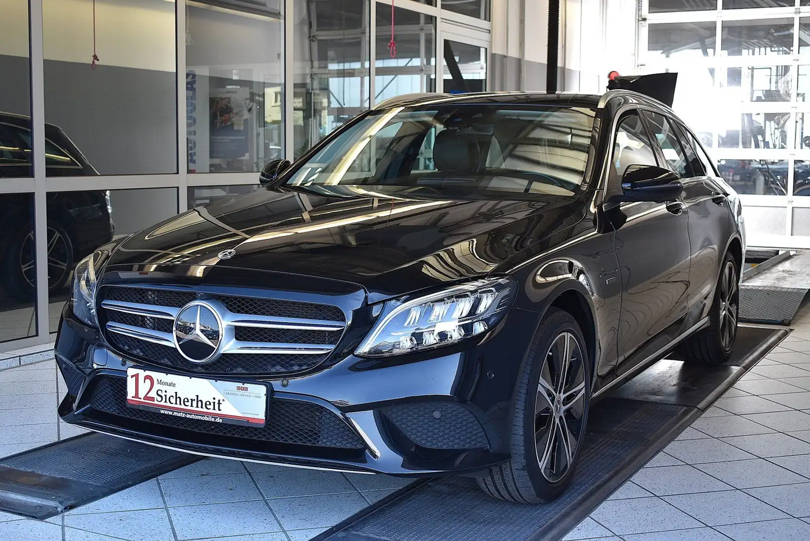 Mercedes-Benz C 300 e T Avantgarde Automatik*Cockpit digital Schwarz - 1
